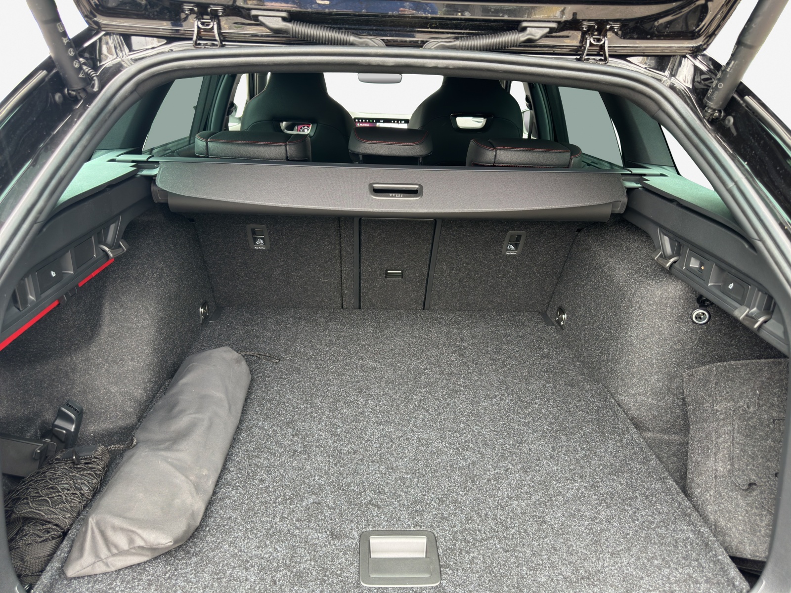 SKODA Octavia Combi 2.0 TSI DSG RS-image-12