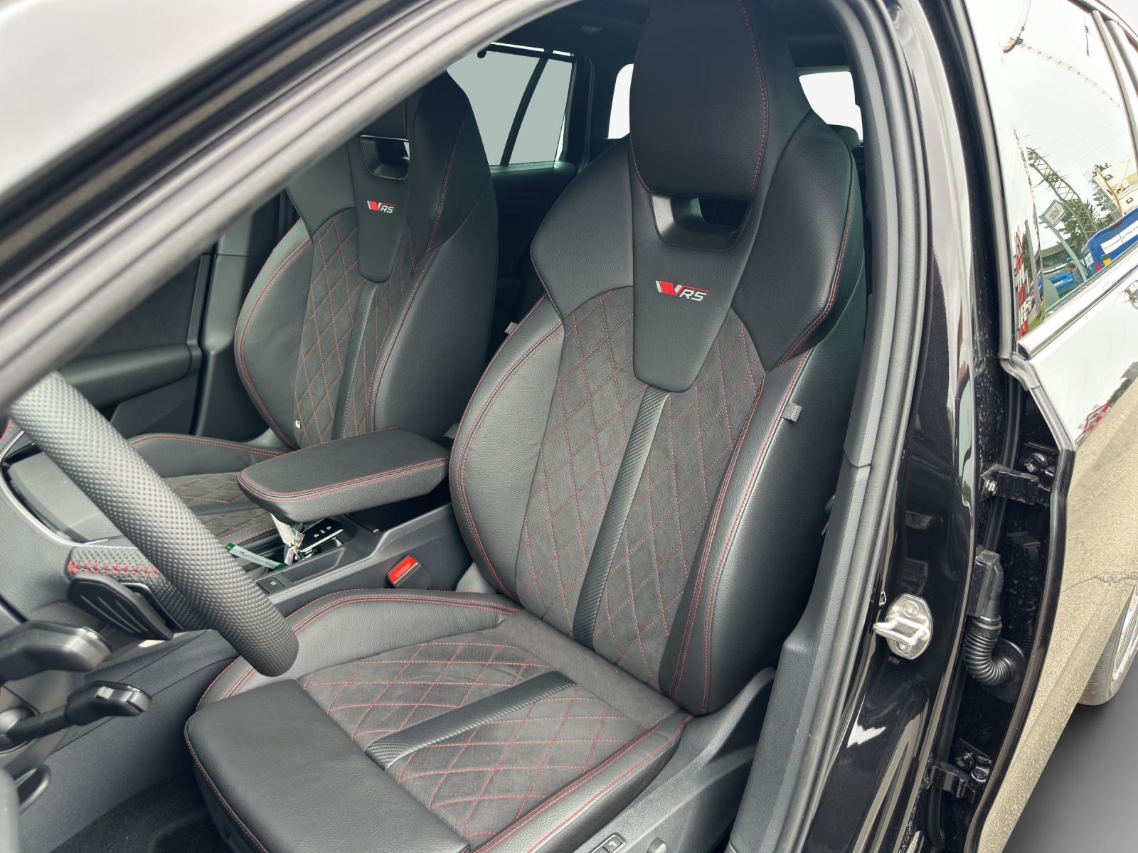 SKODA Octavia Combi 2.0 TSI DSG RS-image-7