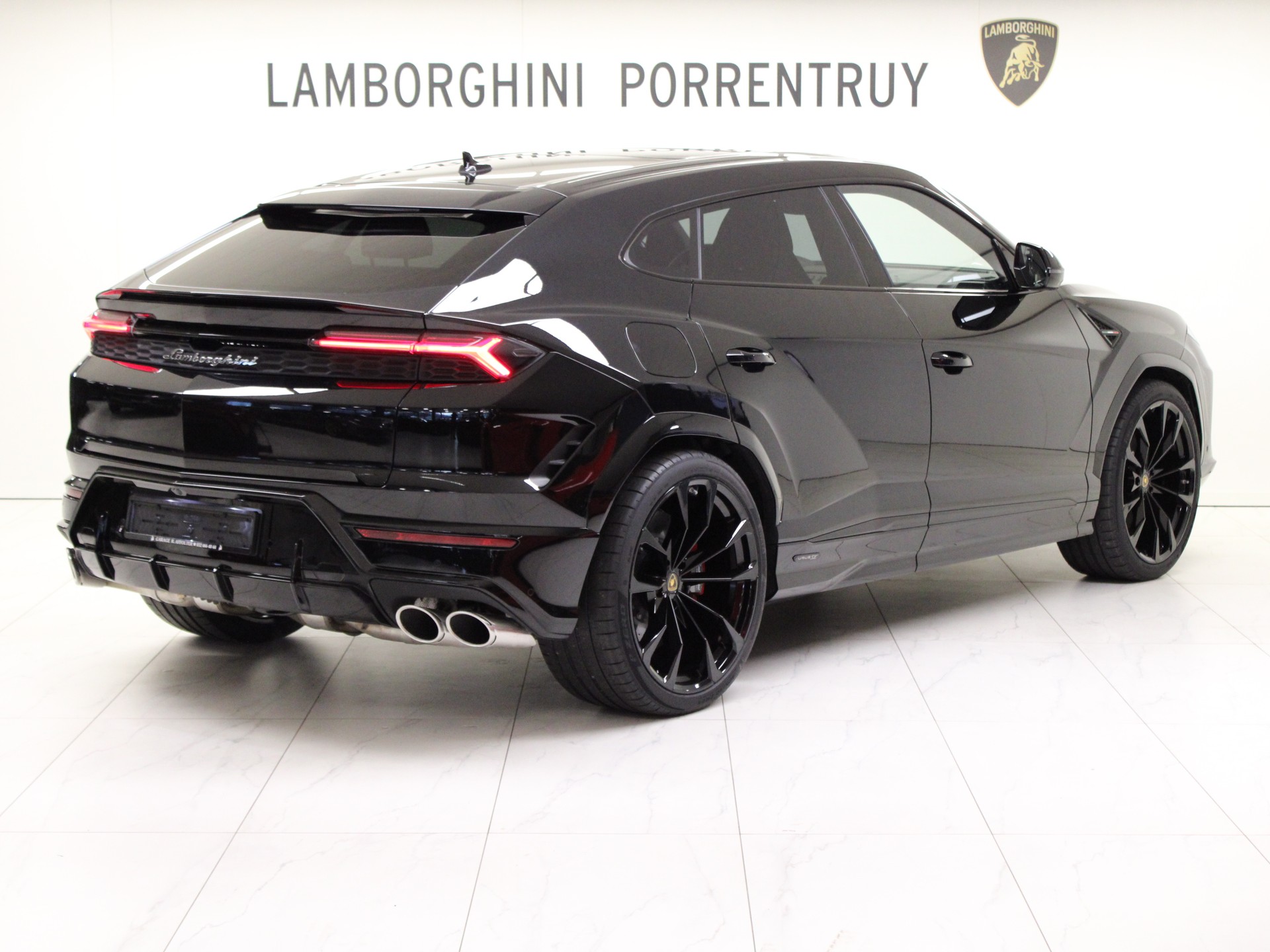 LAMBORGHINI Urus SE-image-2