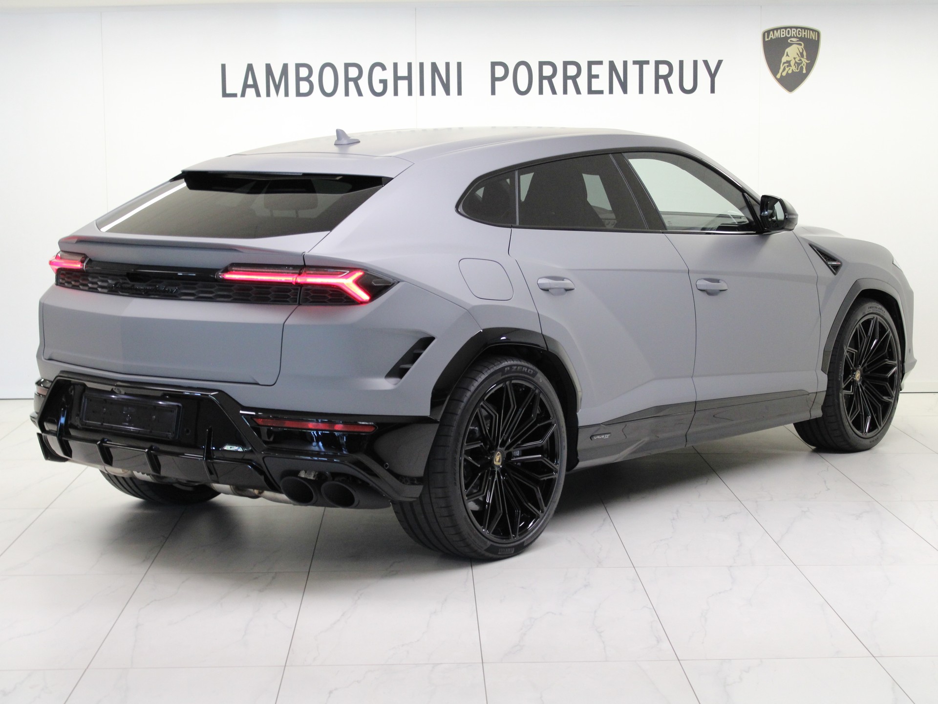 LAMBORGHINI Urus SE-image-2