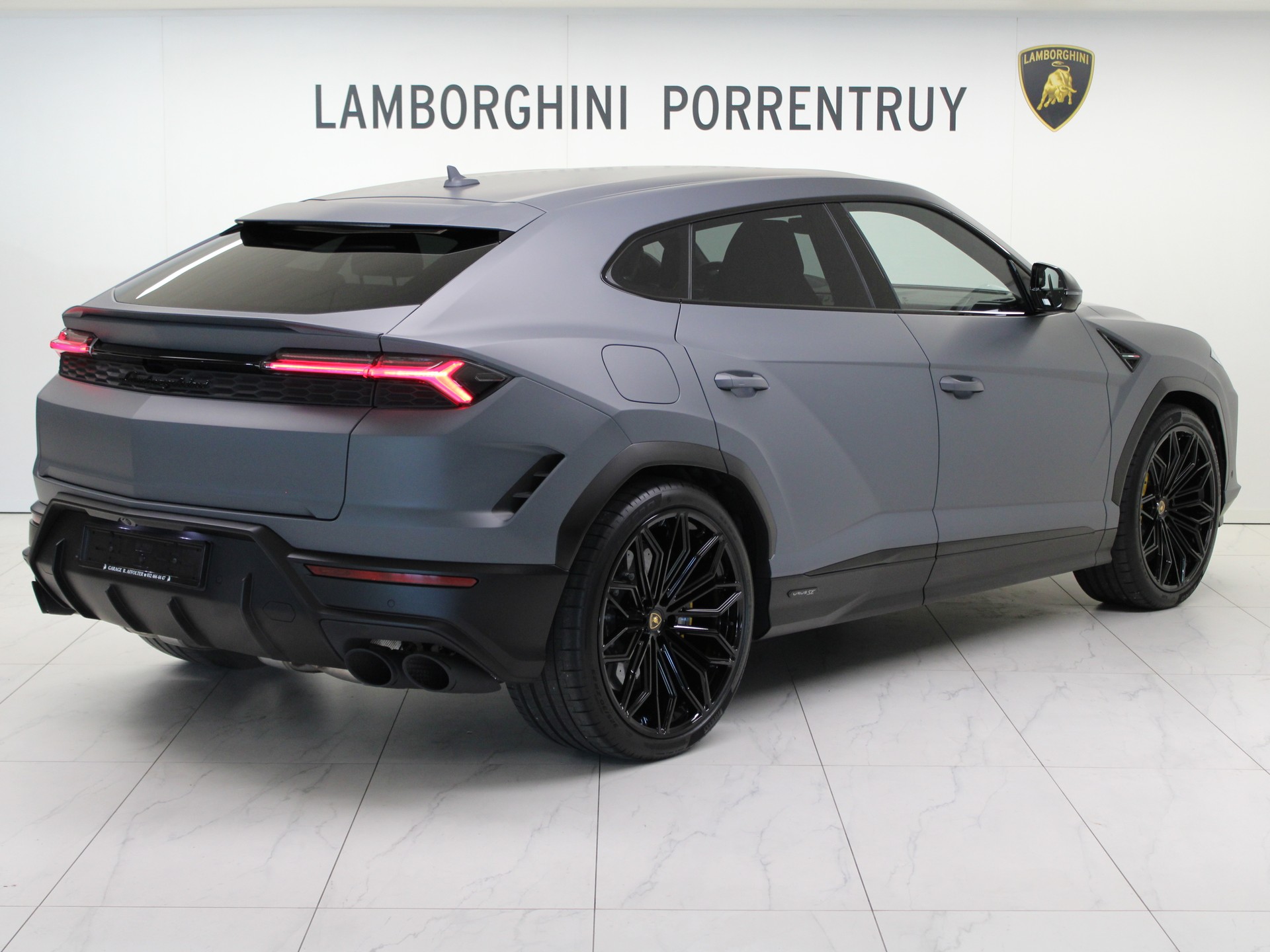 LAMBORGHINI Urus SE-image-2