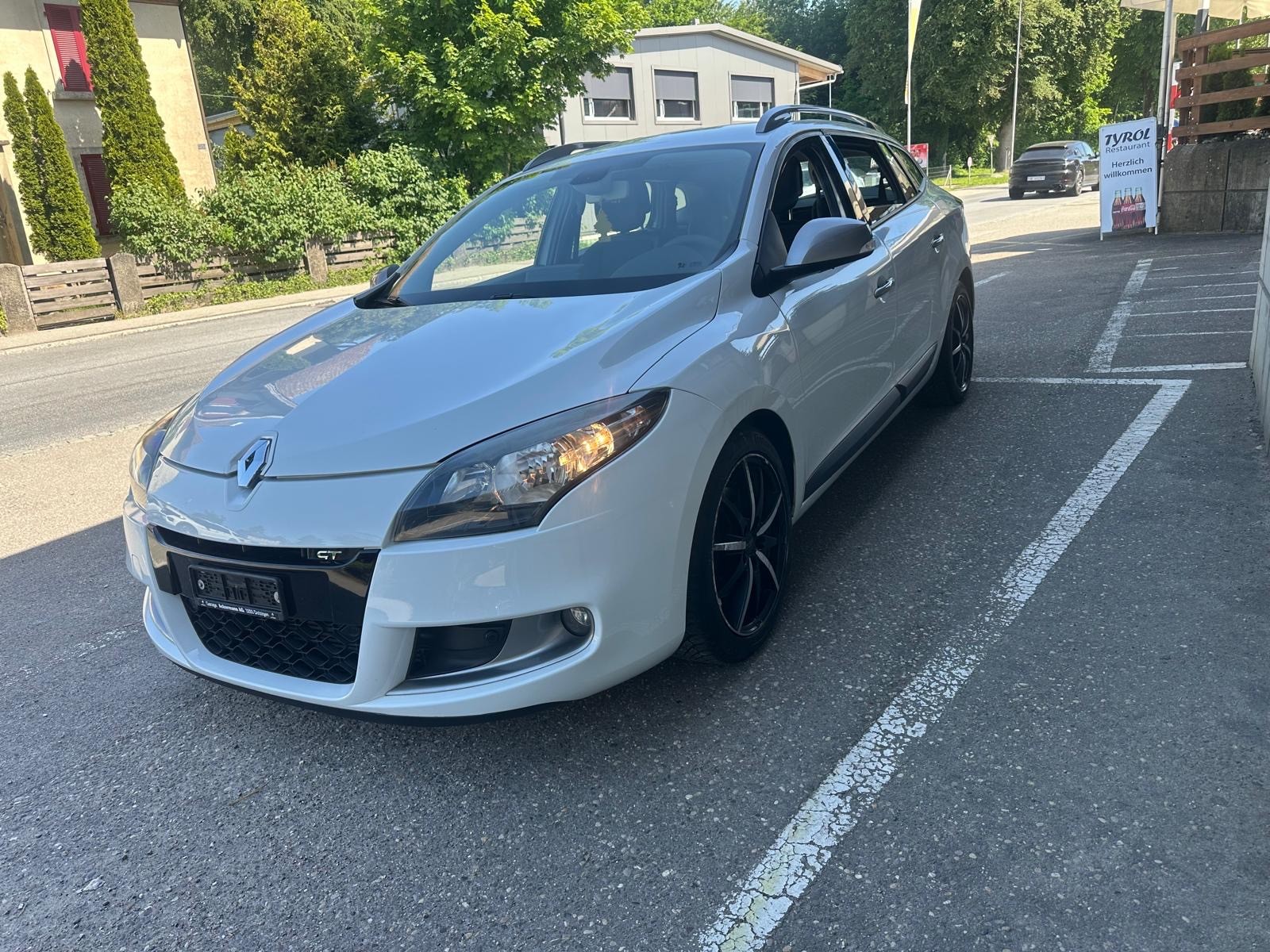 RENAULT Mégane Grandtour 2.0 16V GT-image-1