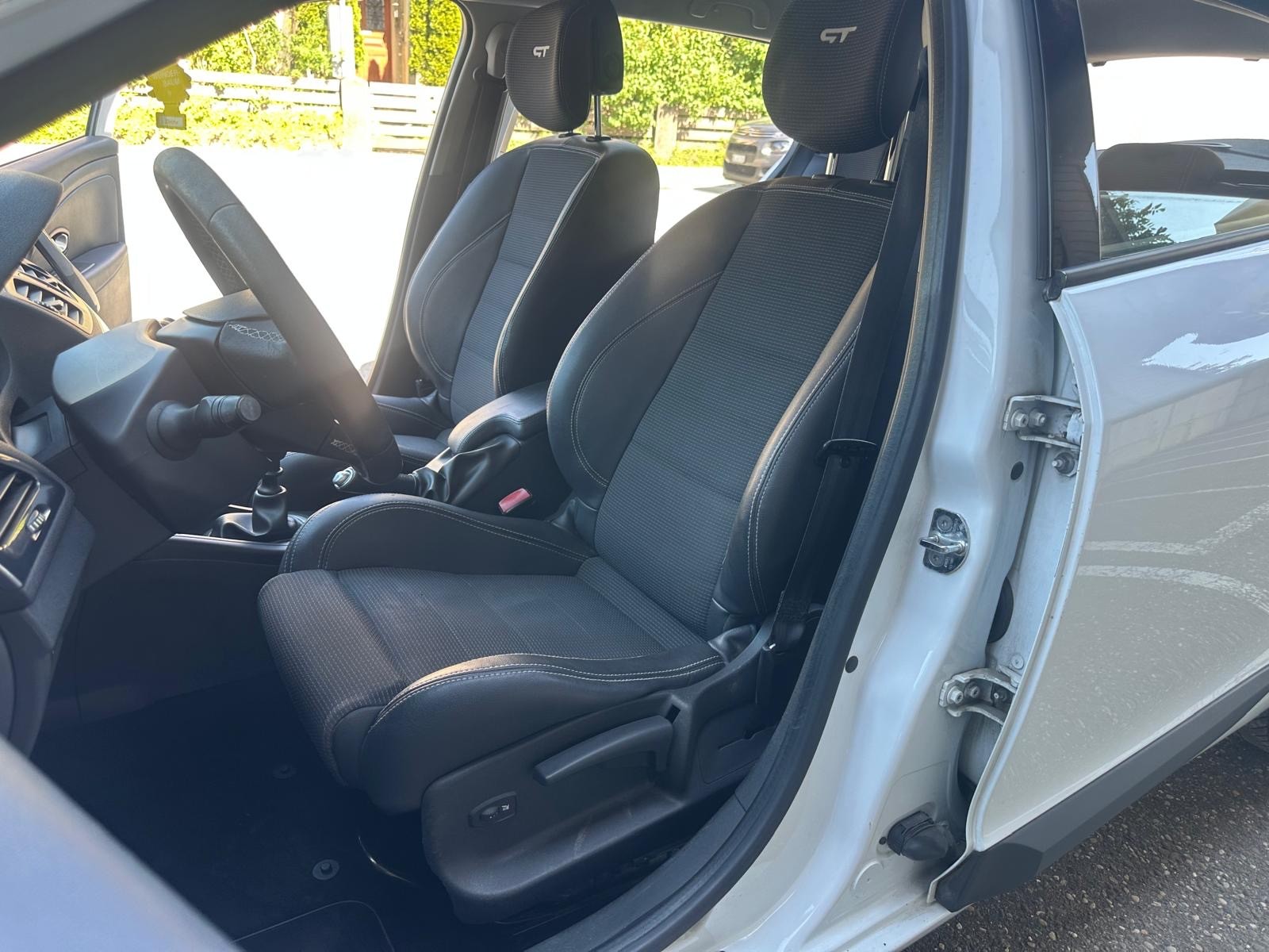 RENAULT Mégane Grandtour 2.0 16V GT-image-9