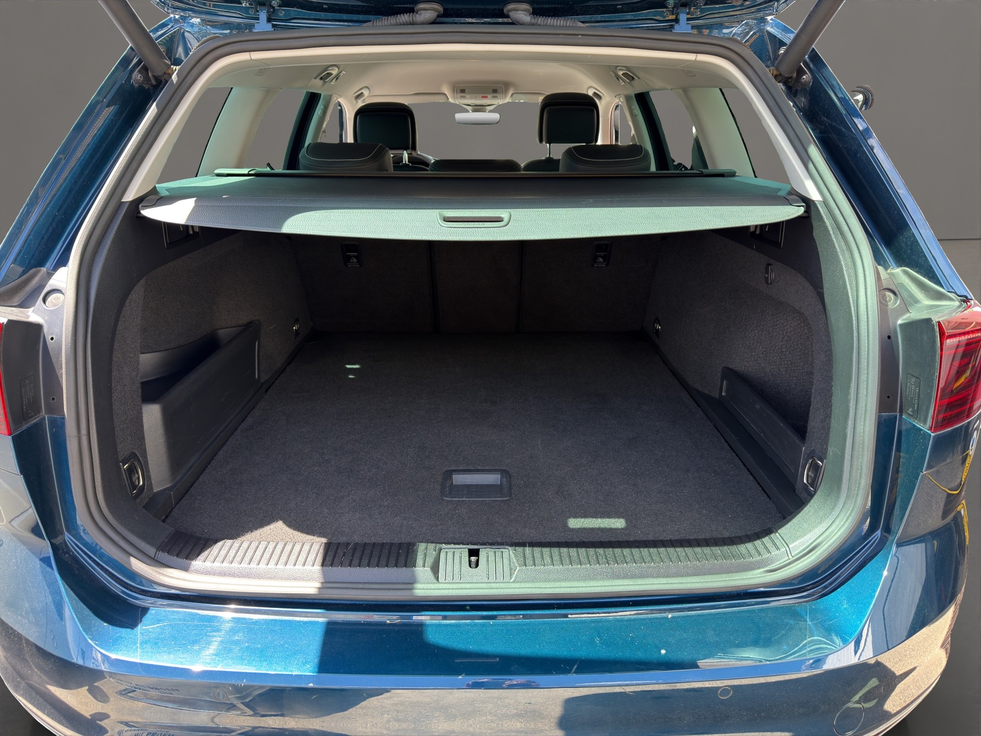 VW Passat Variant 1.4 TSI GTE Hybrid DSG-image-14