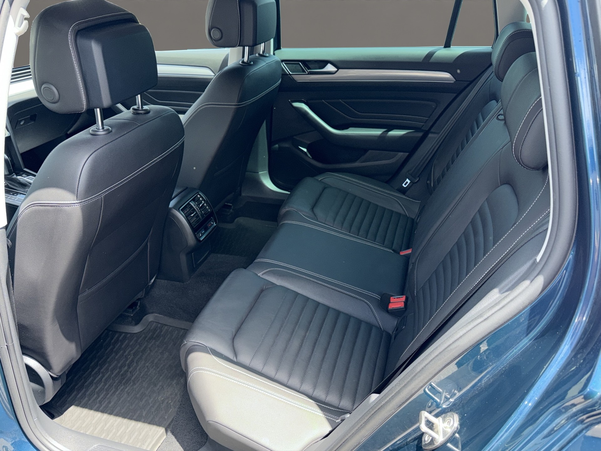 VW Passat Variant 1.4 TSI GTE Hybrid DSG-image-13