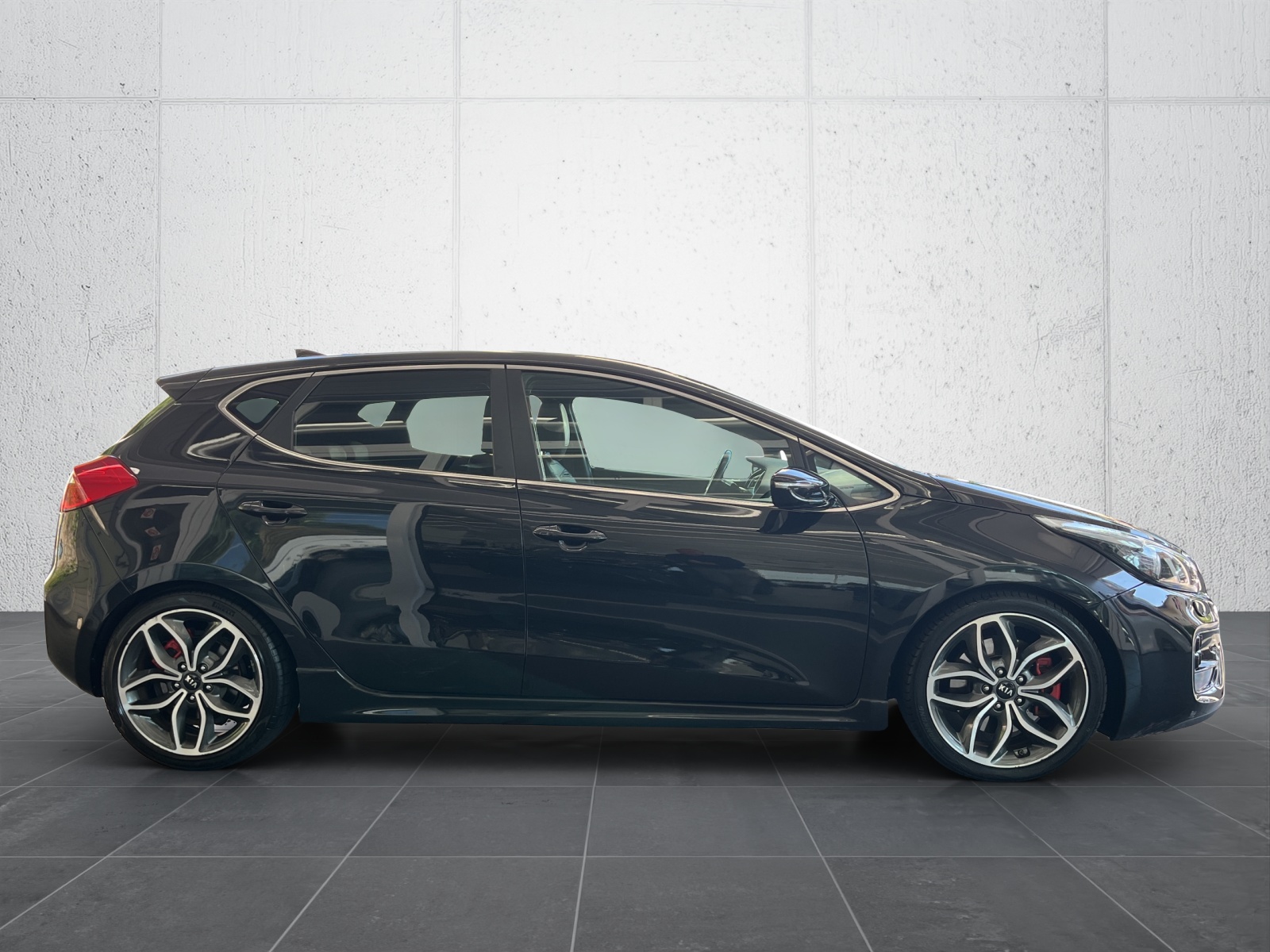 KIA Cee'd 1.6 GDi GT-image-2
