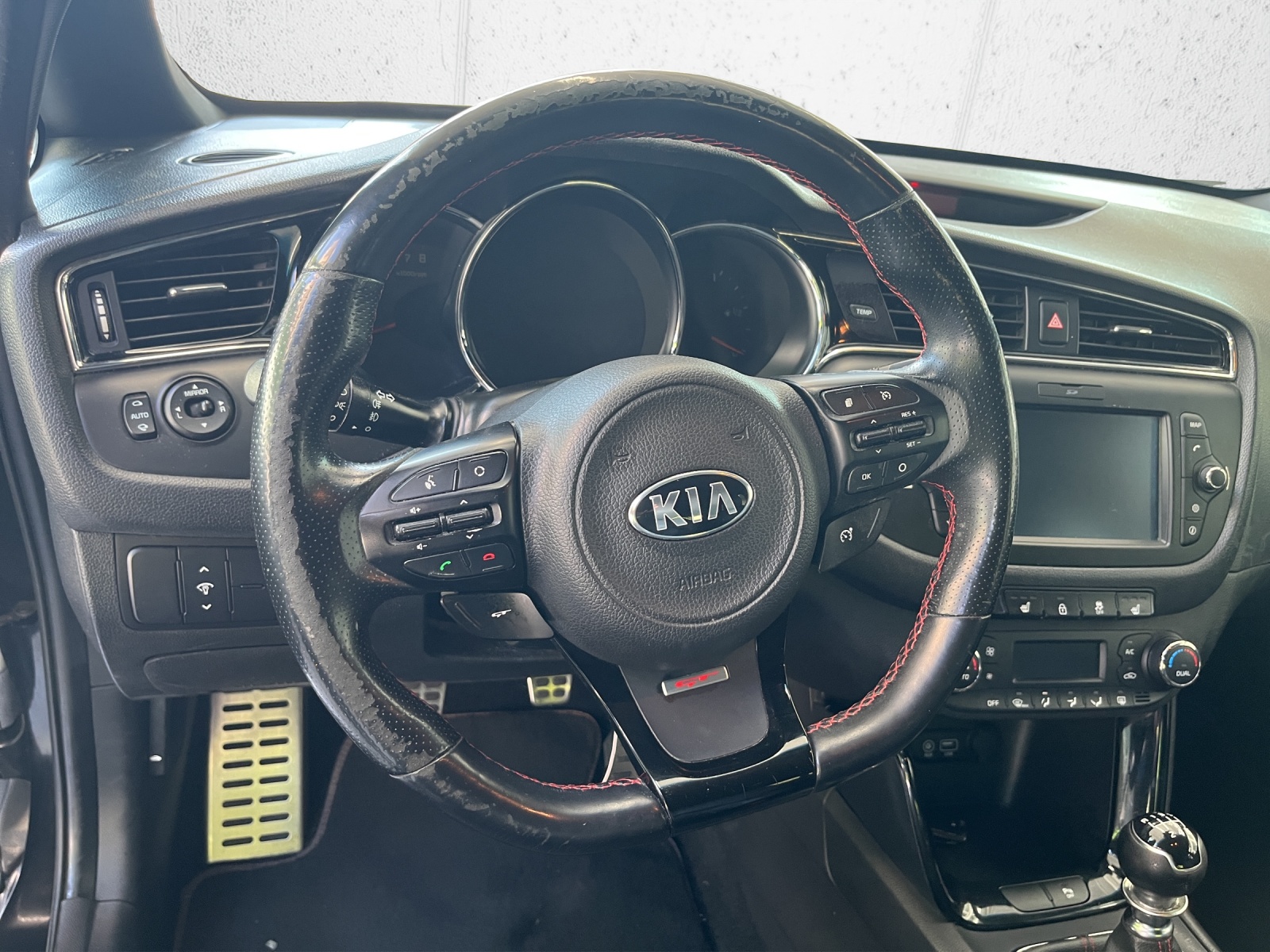 KIA Cee'd 1.6 GDi GT-image-5