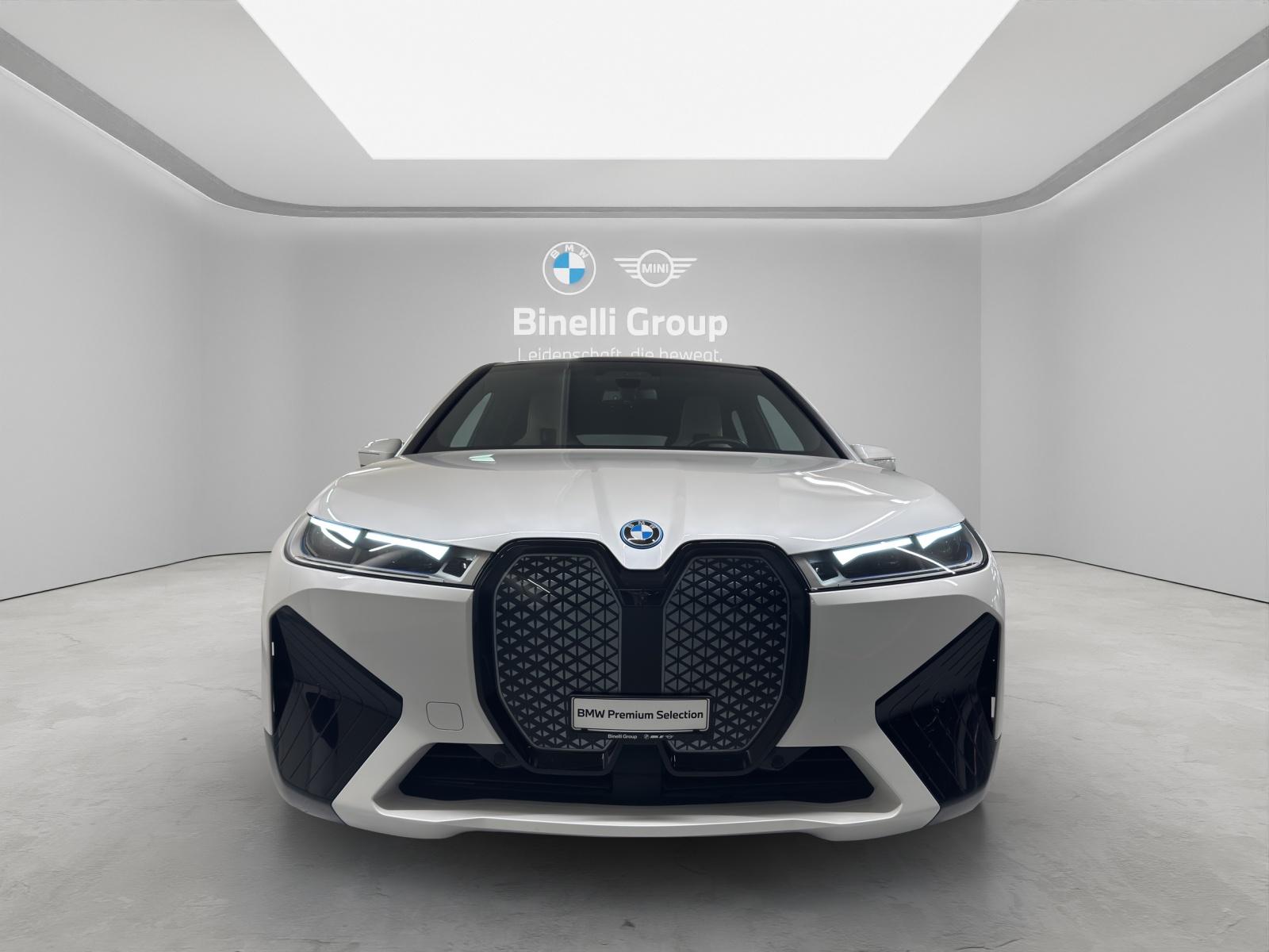 BMW iX xDrive40-image-7