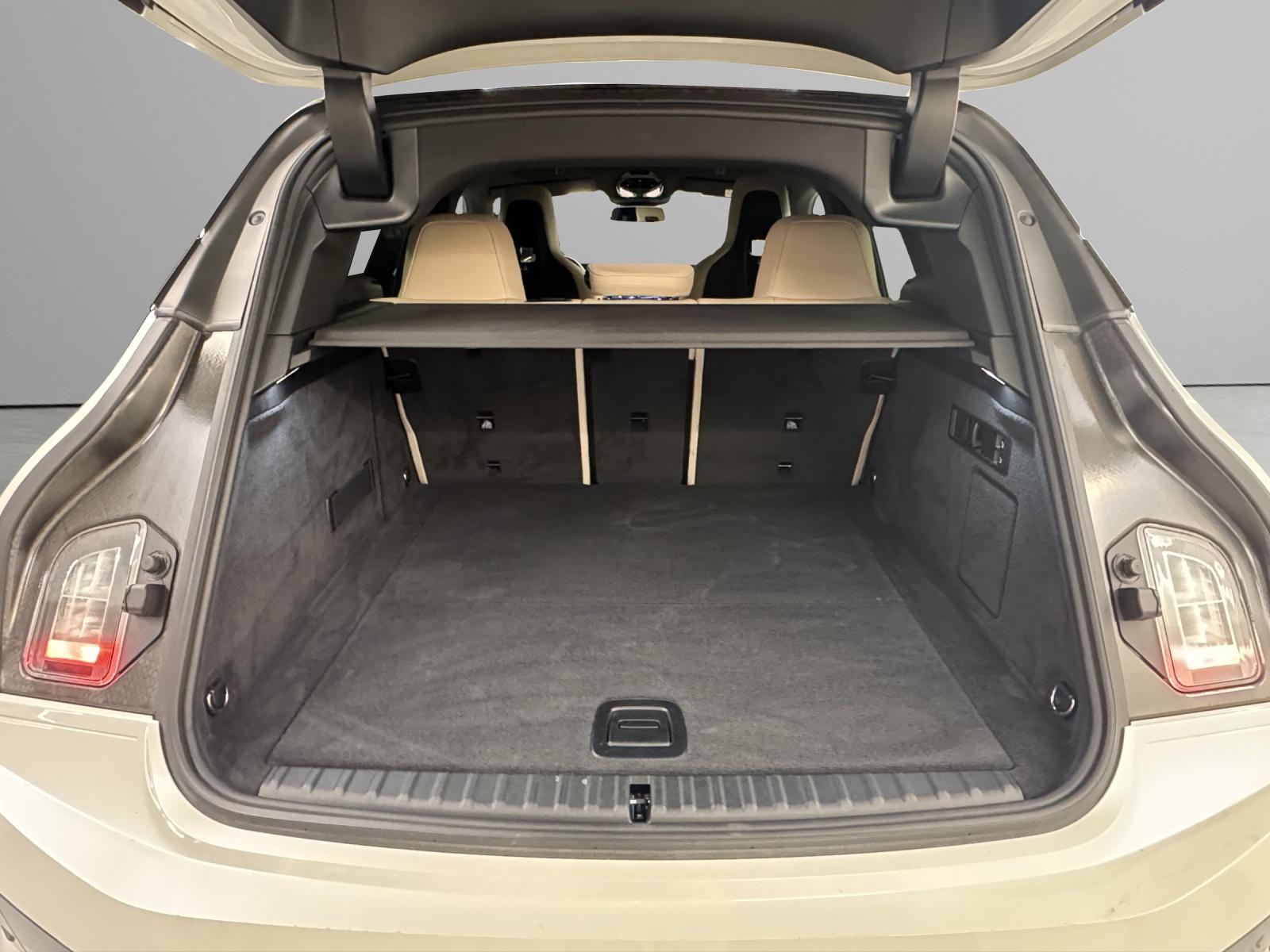 BMW iX xDrive40-image-9