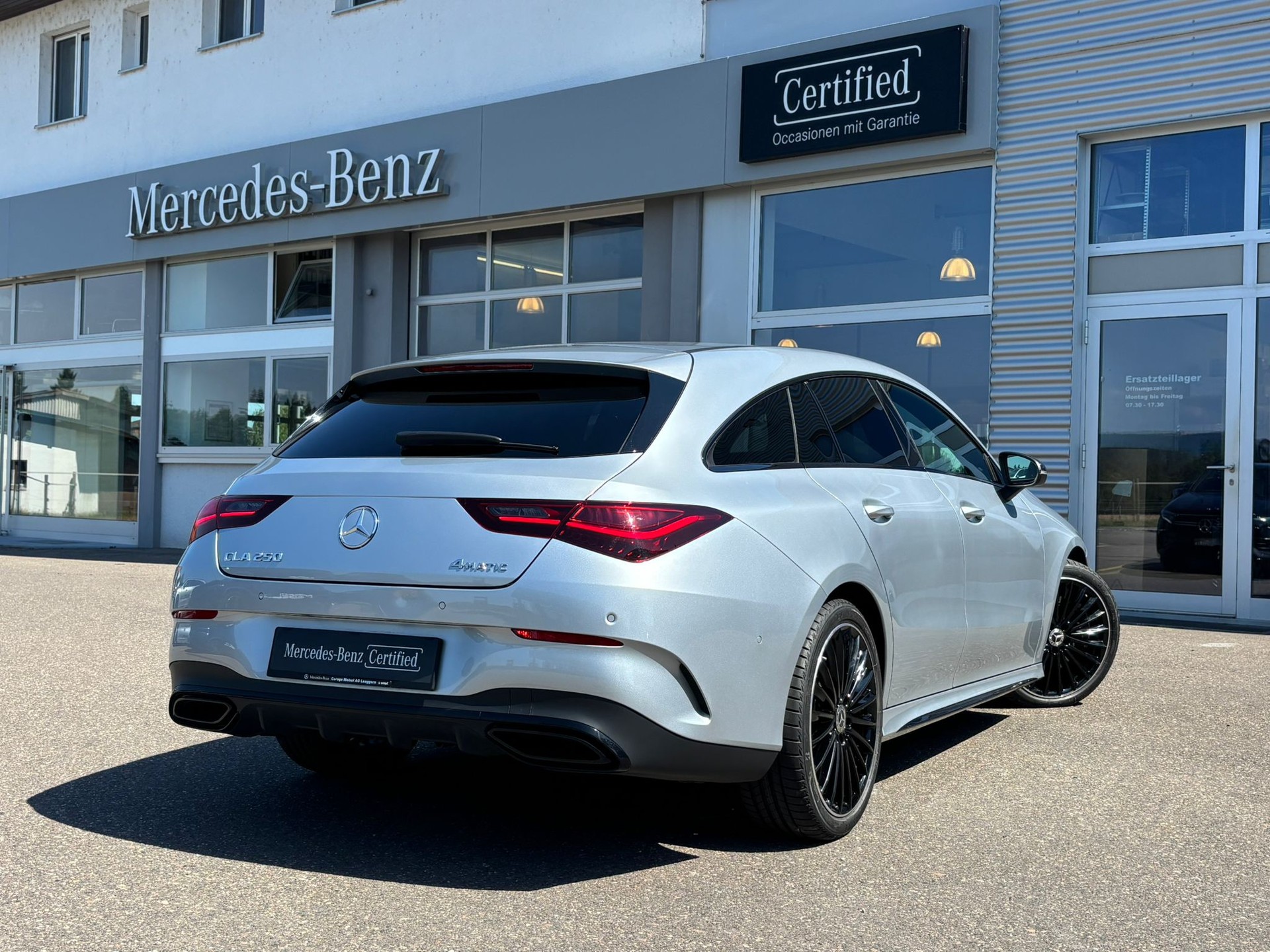 MERCEDES-BENZ CLA 250 AMG-Line 4Matic Shooting Brake-image-3