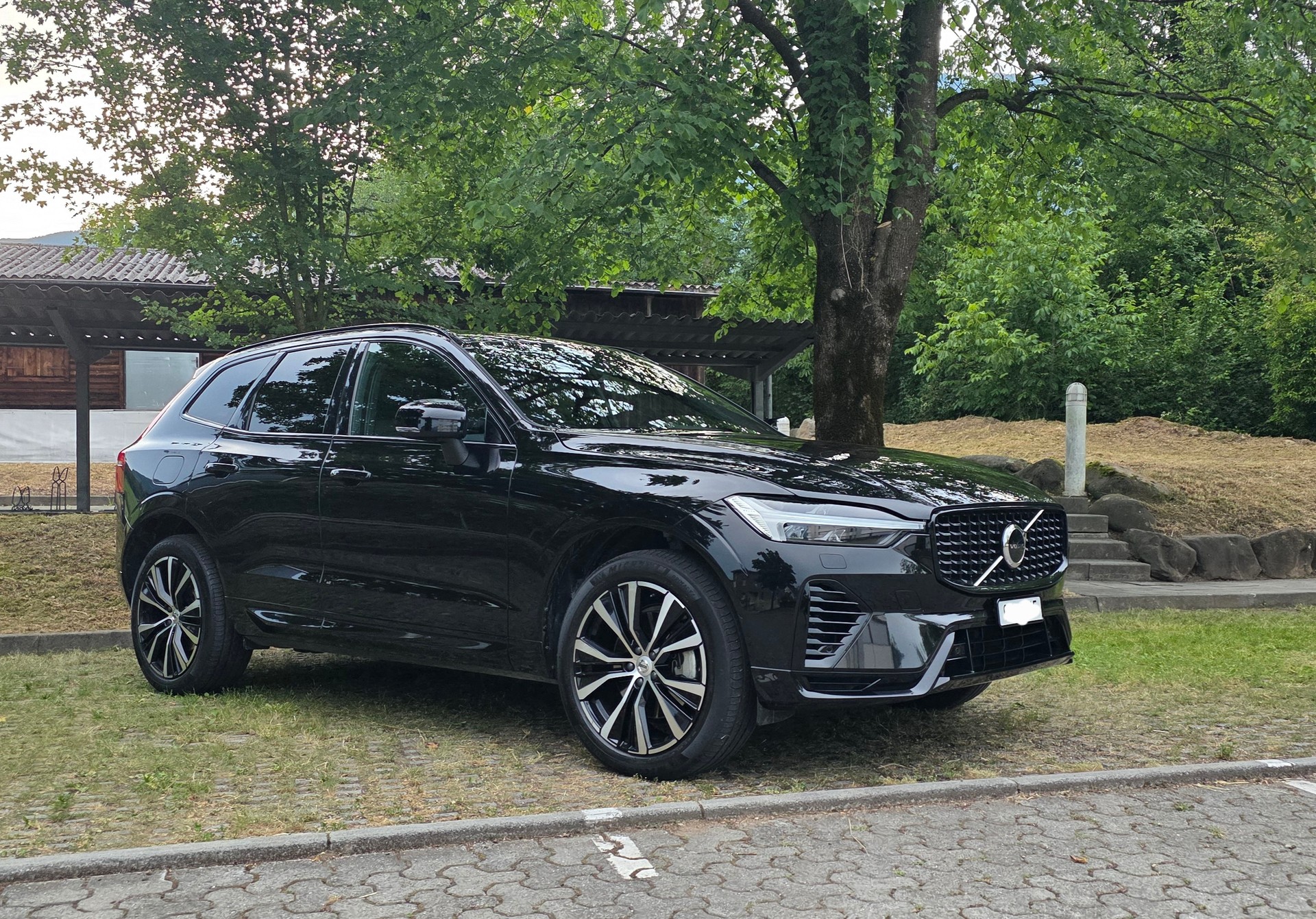 VOLVO Volvo XC60 2.0 T6 TE Ulitmate Dark eAWD-image-1
