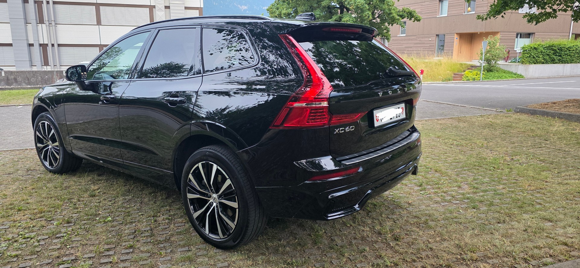 VOLVO Volvo XC60 2.0 T6 TE Ulitmate Dark eAWD-image-2