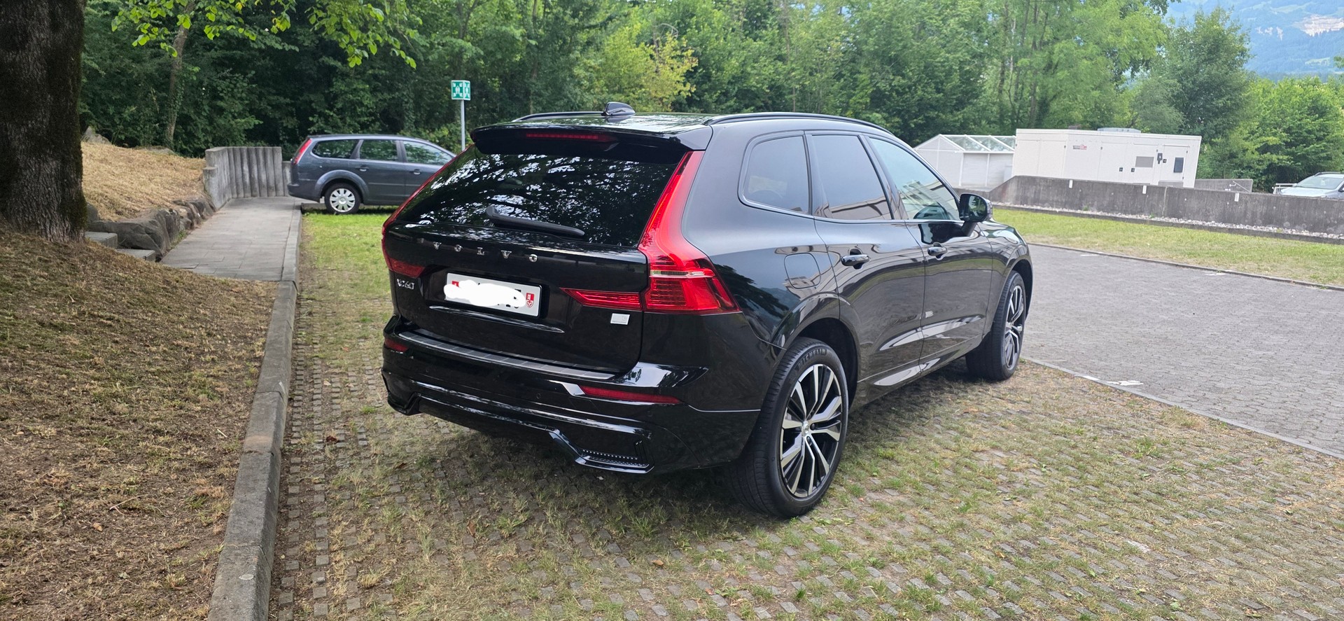 VOLVO Volvo XC60 2.0 T6 TE Ulitmate Dark eAWD-image-3