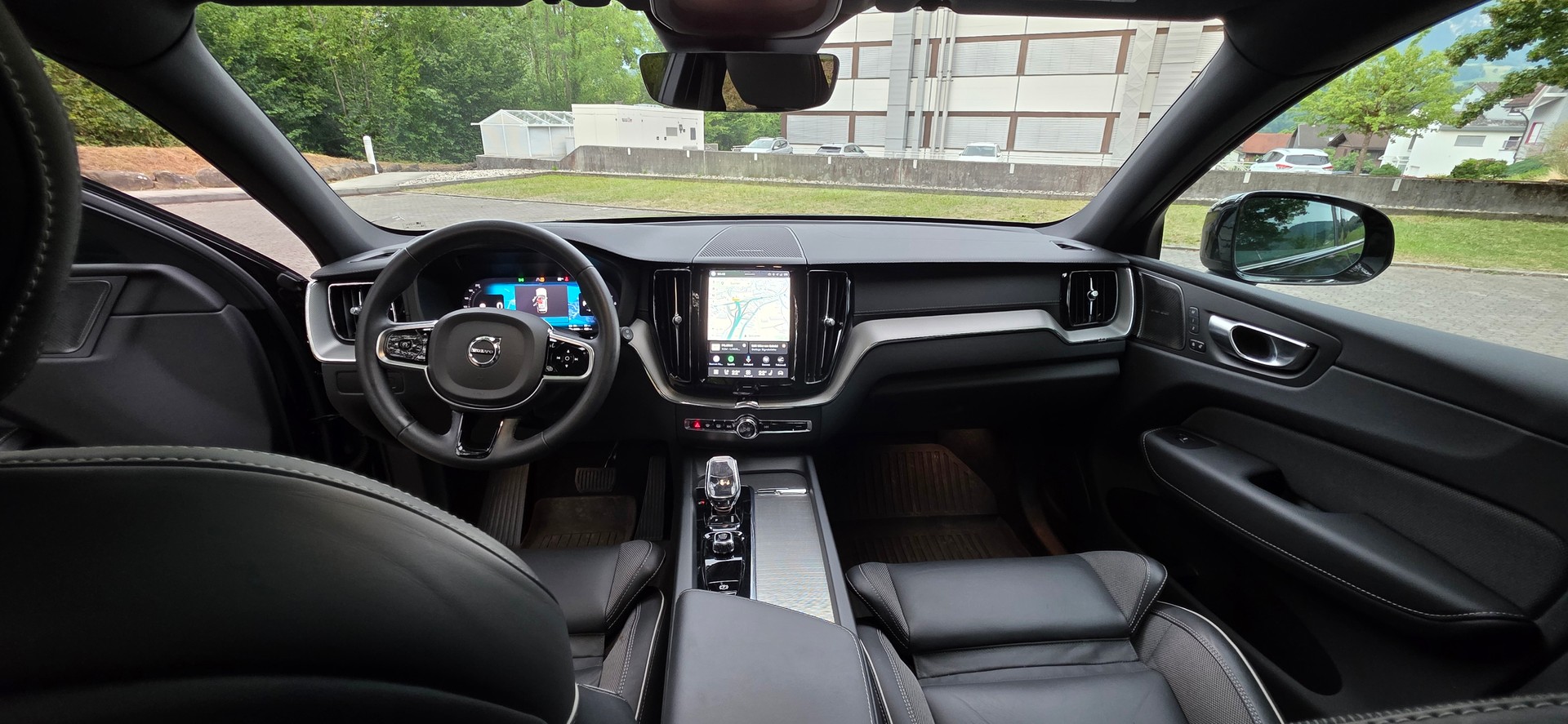 VOLVO Volvo XC60 2.0 T6 TE Ulitmate Dark eAWD-image-7