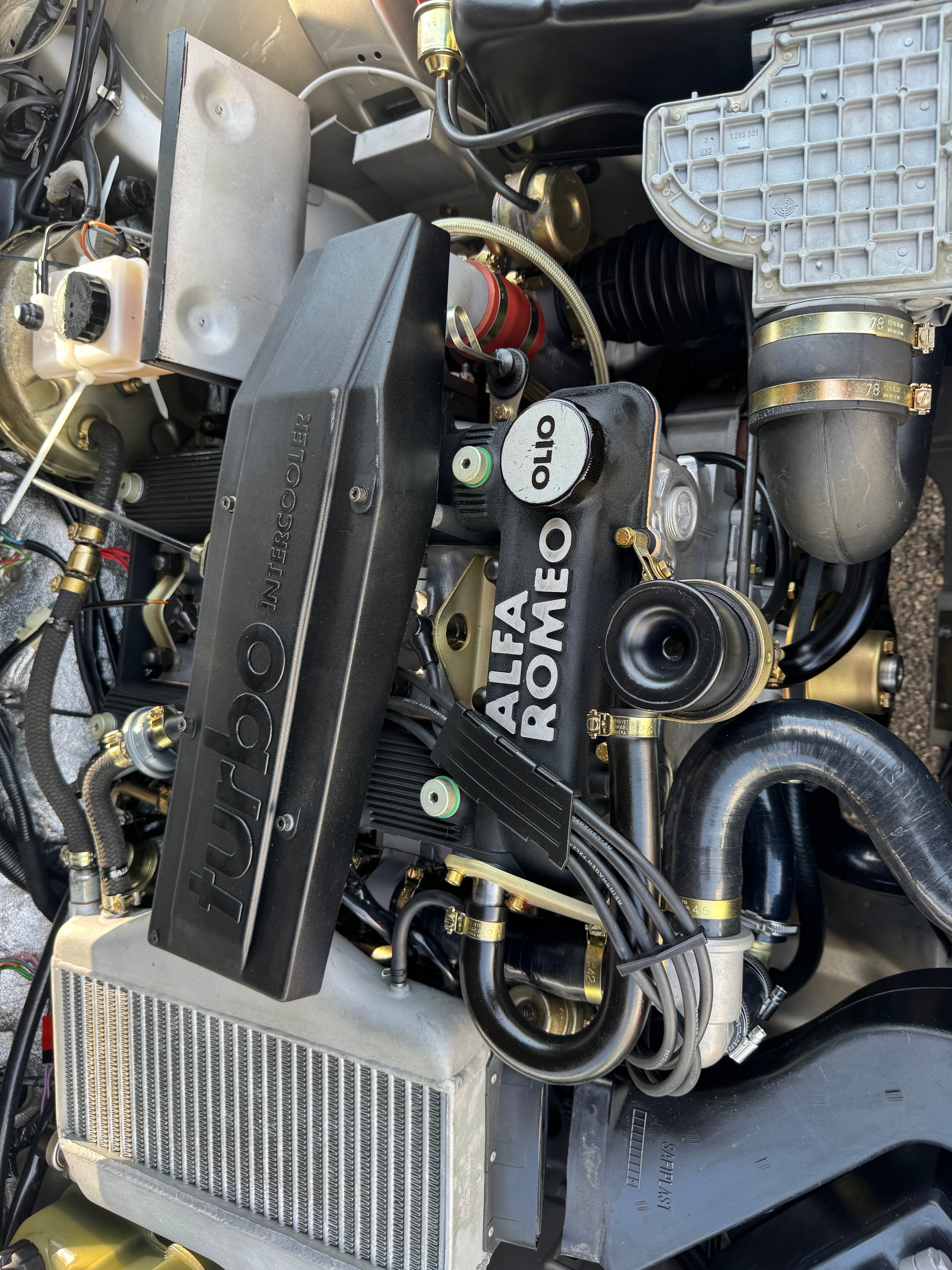 ALFA ROMEO 75 1.8 Turbo-image-4