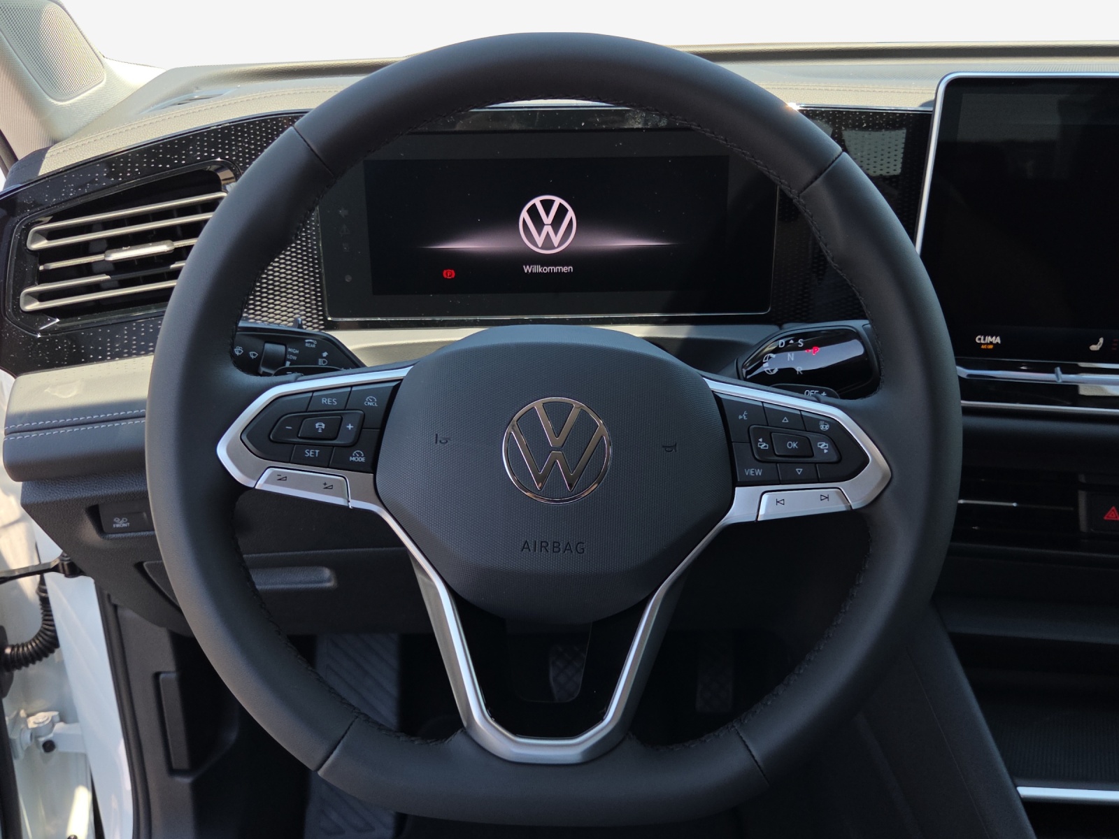 VW Tiguan 2.0 TSI DSG Life 4Motion-image-9