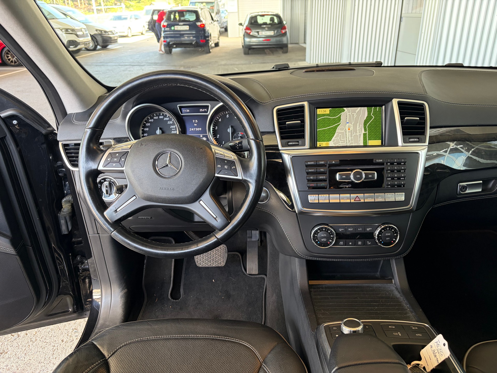 MERCEDES-BENZ ML 350 BlueEfficiency Edition 4Matic 7G-Tronic-image-5