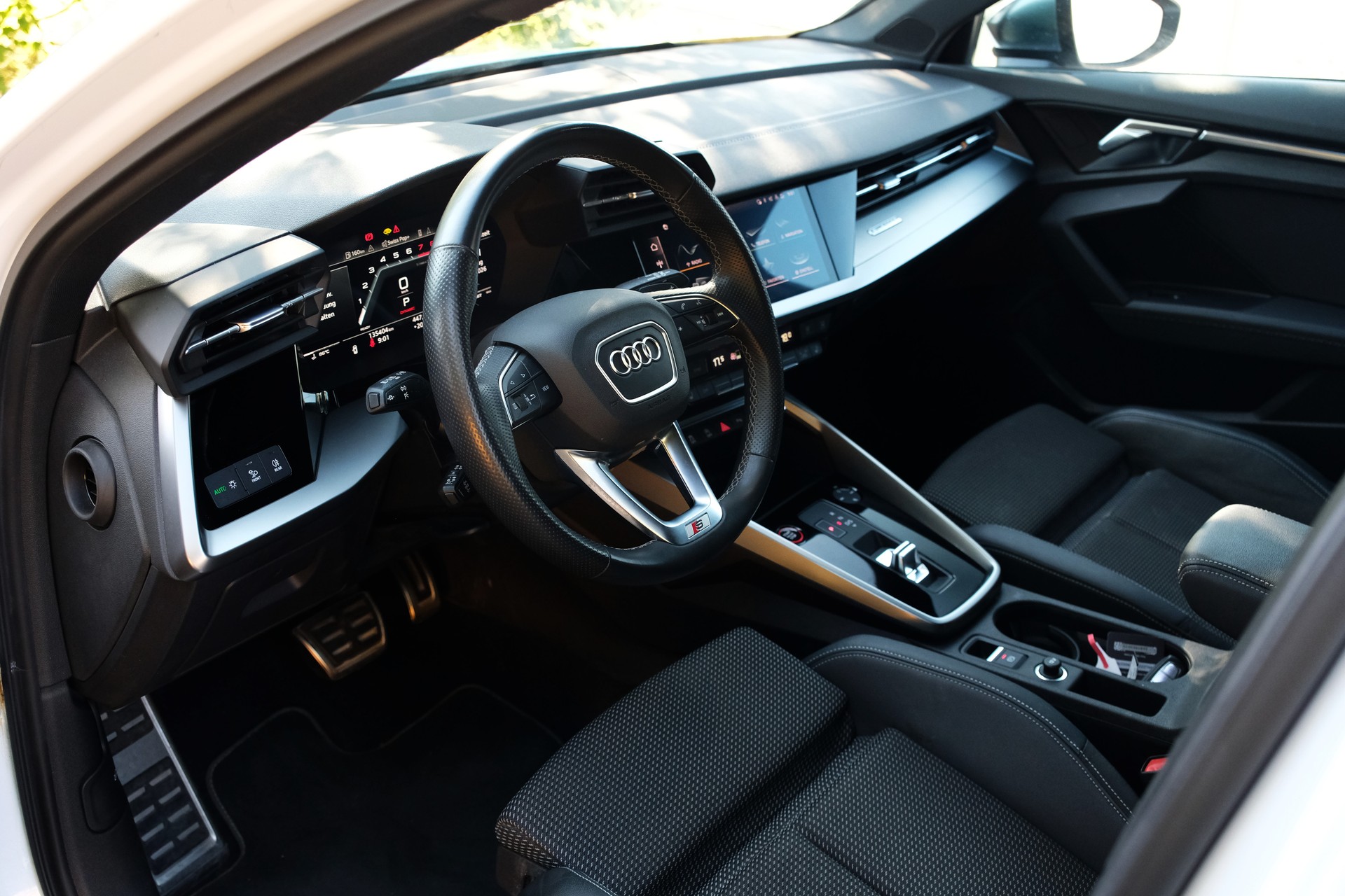 AUDI S3 Sportback 2.0 TFSI quattro S-tronic-image-11