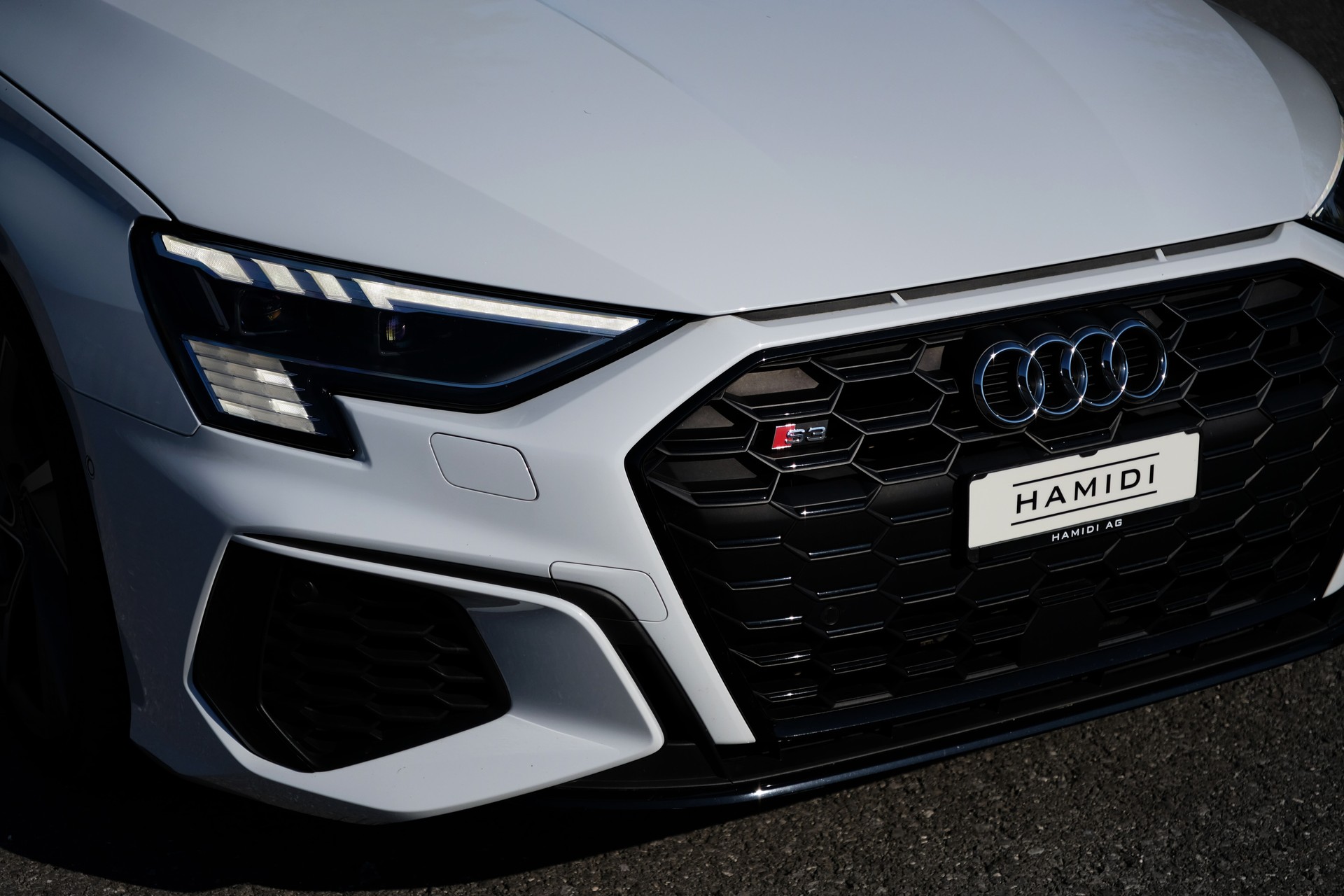AUDI S3 Sportback 2.0 TFSI quattro S-tronic-image-4