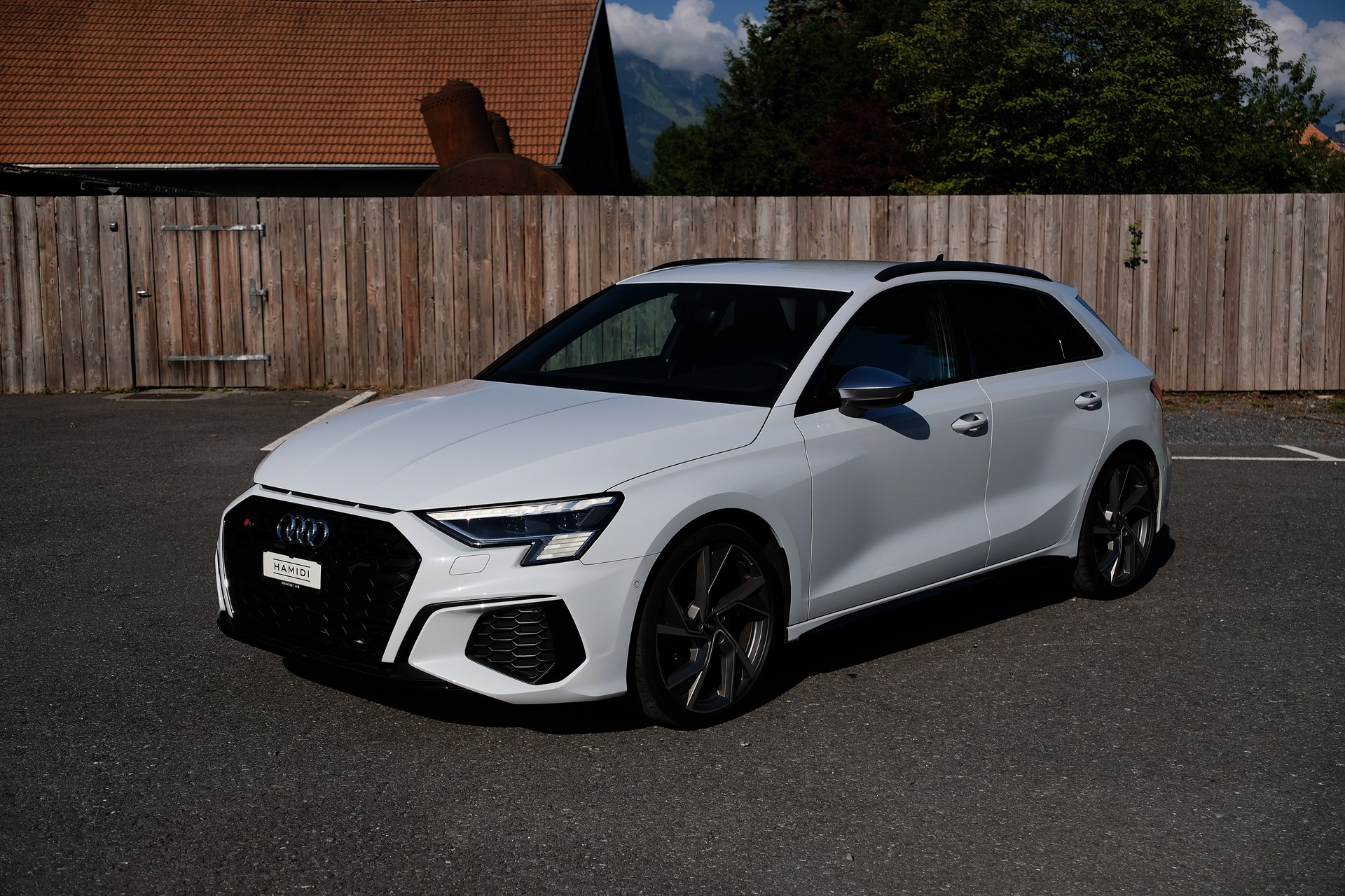 AUDI S3 Sportback 2.0 TFSI quattro S-tronic-image-2