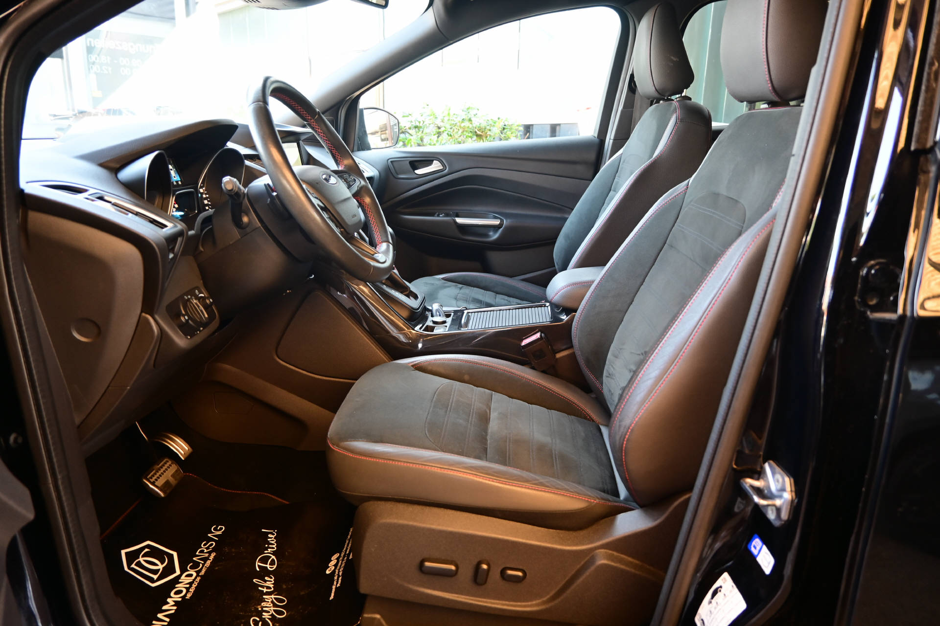 FORD Kuga 2.0 TDCi 180 ST-Line FPS-image-9