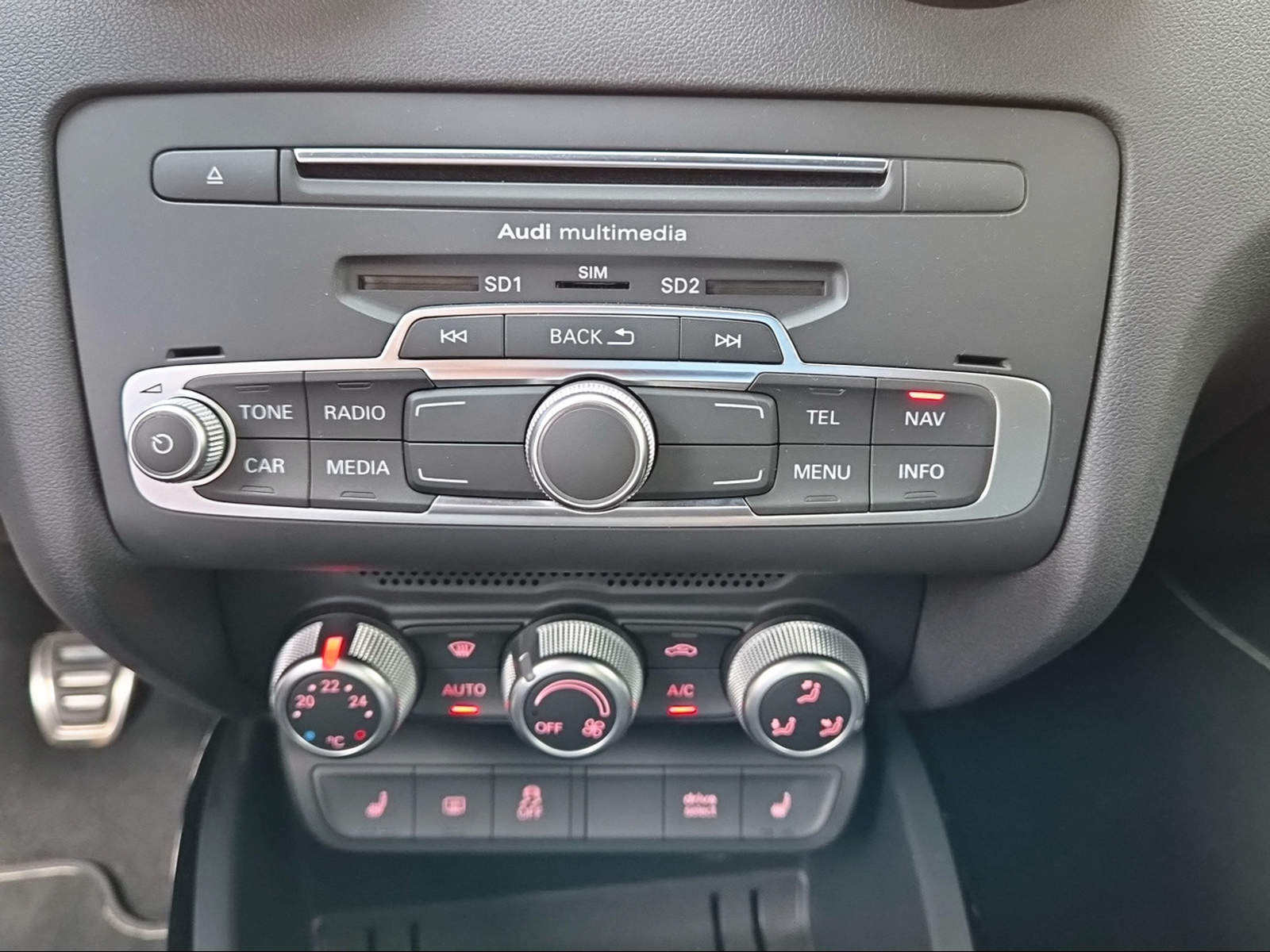 AUDI S1 Sportback 2.0 TFSI Sport quattro Daytonagrau Perleffekt-image-15
