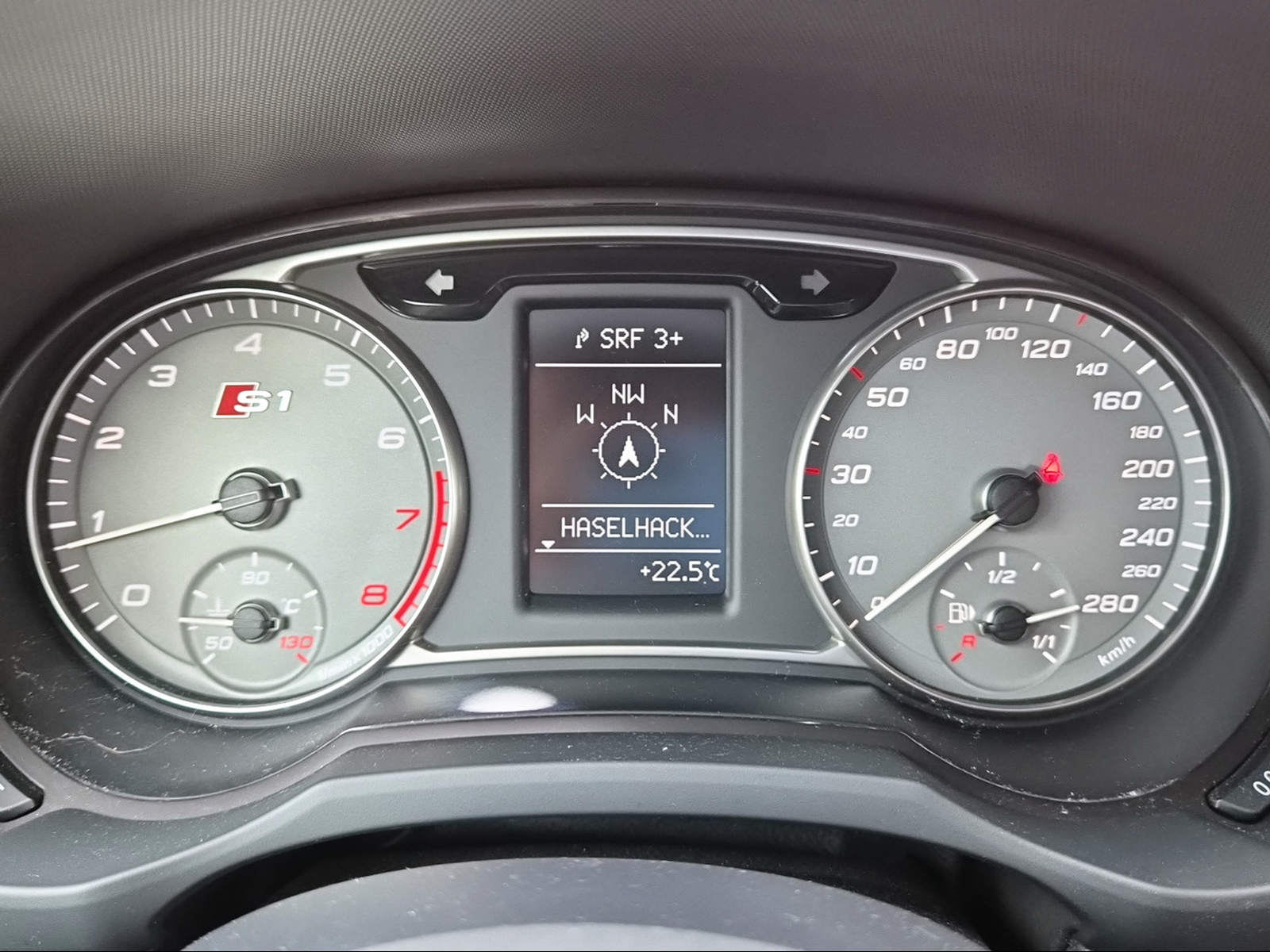 AUDI S1 Sportback 2.0 TFSI Sport quattro Daytonagrau Perleffekt-image-10