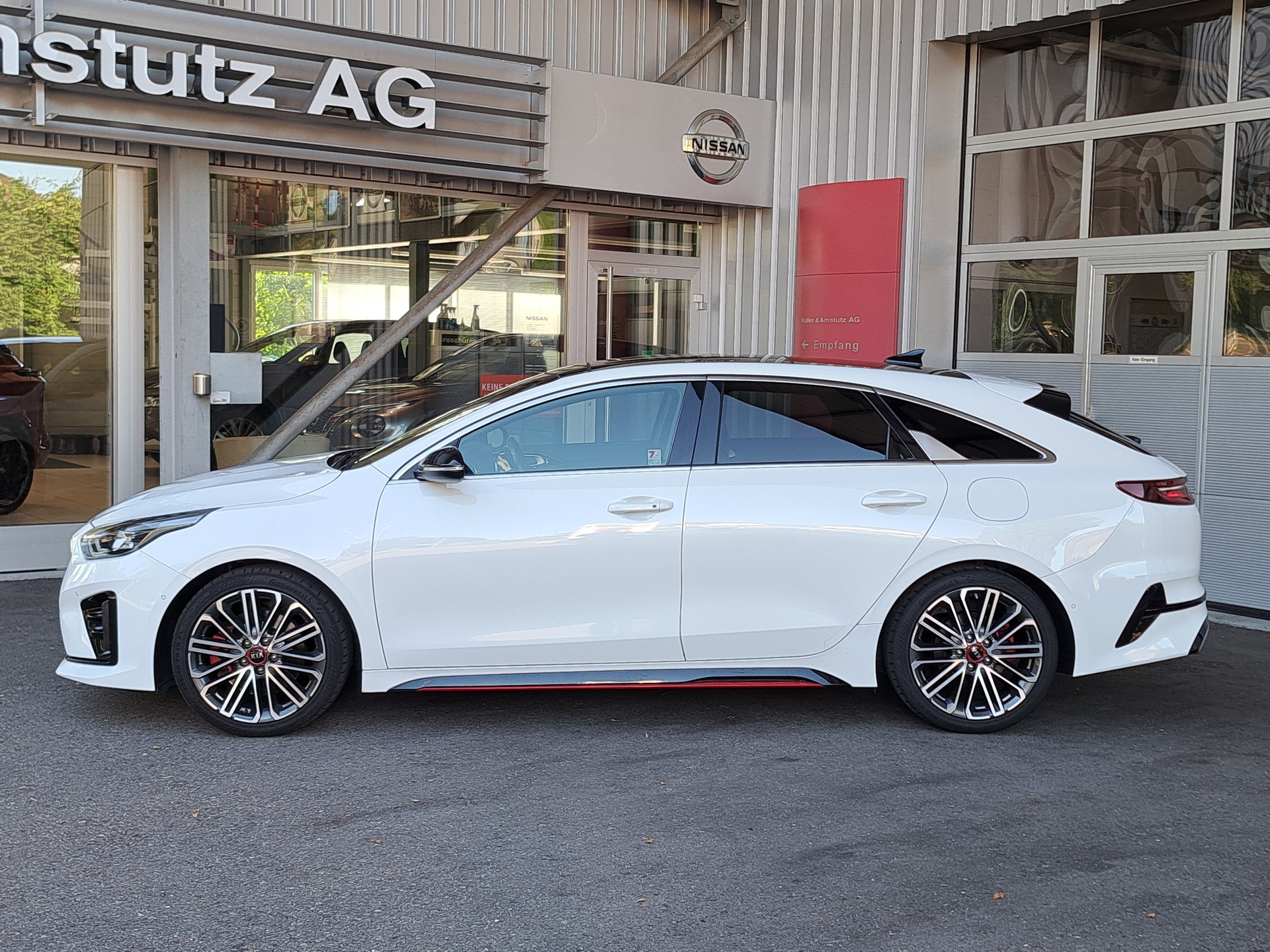 KIA ProCeed 1.6 T-GDi GT DCT-image-2