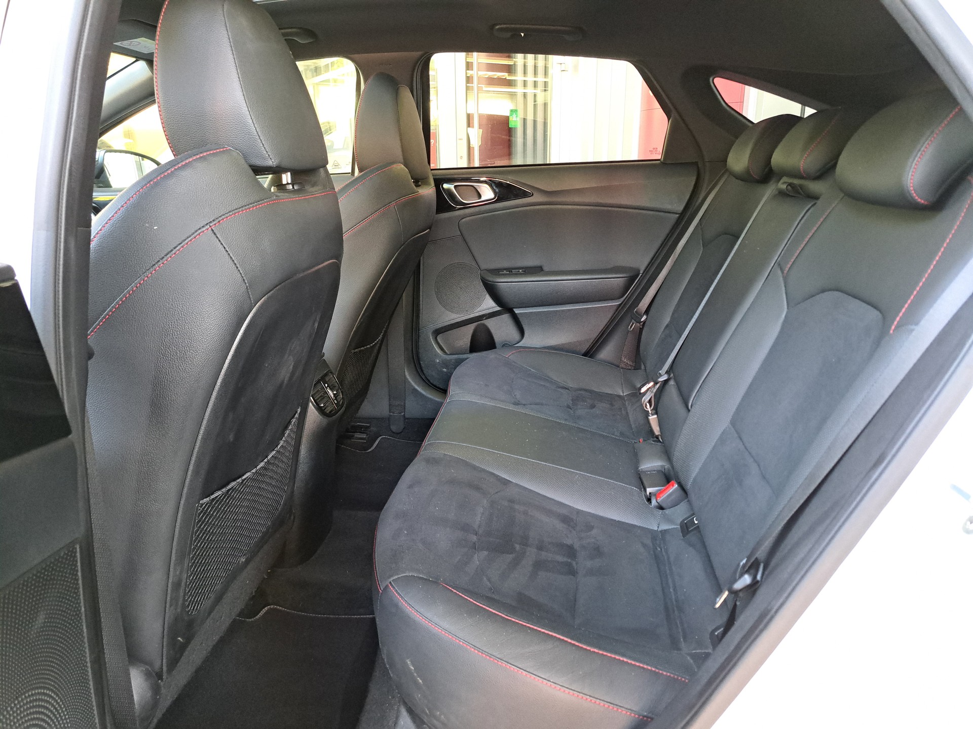 KIA ProCeed 1.6 T-GDi GT DCT-image-11