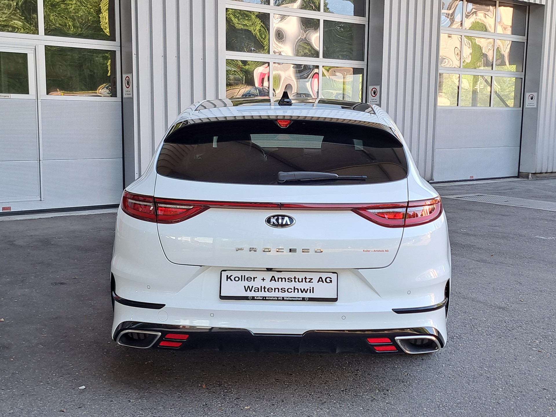 KIA ProCeed 1.6 T-GDi GT DCT-image-4