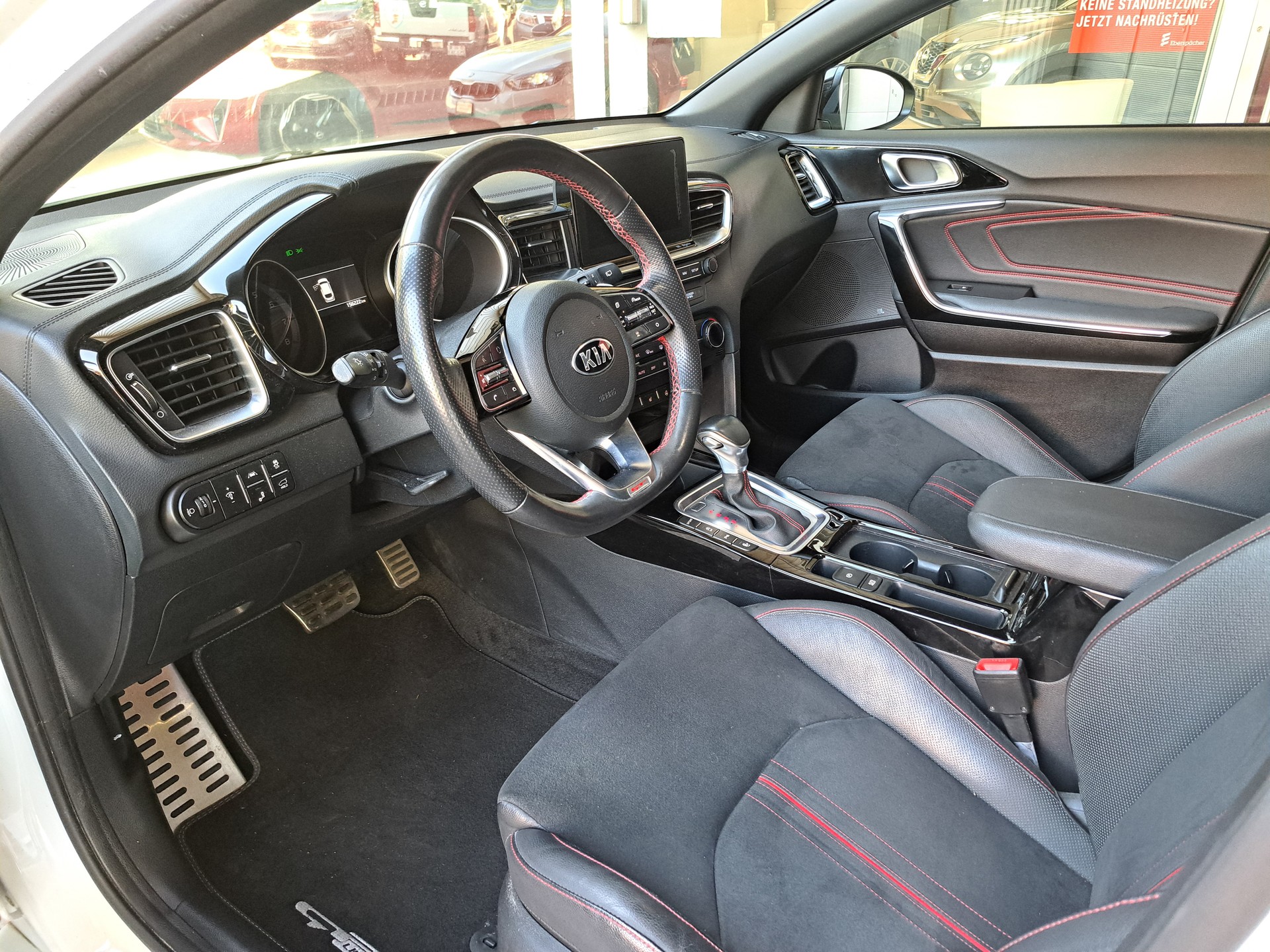 KIA ProCeed 1.6 T-GDi GT DCT-image-9