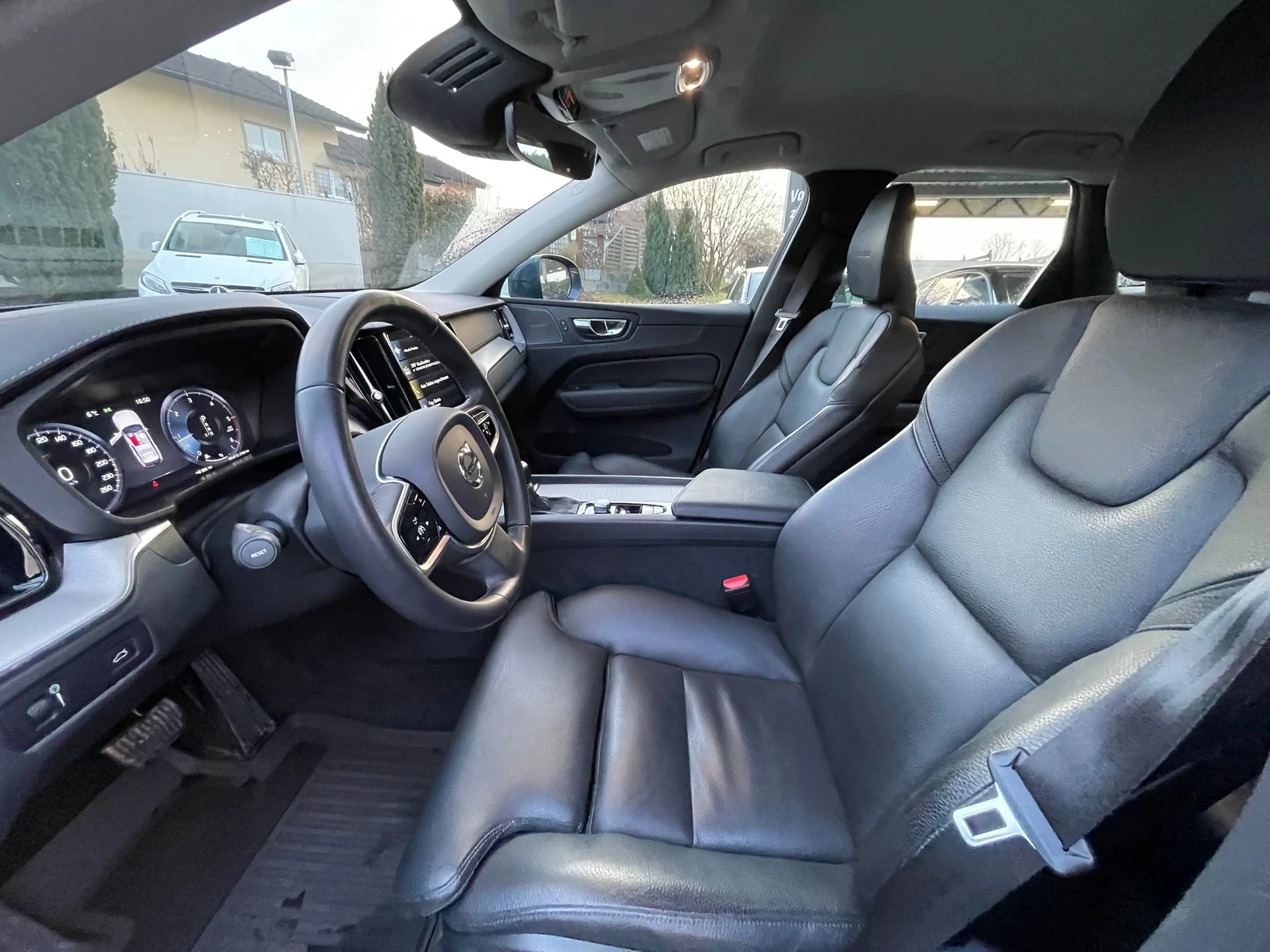 VOLVO XC60 D4 AWD Inscription Geartronic-image-12