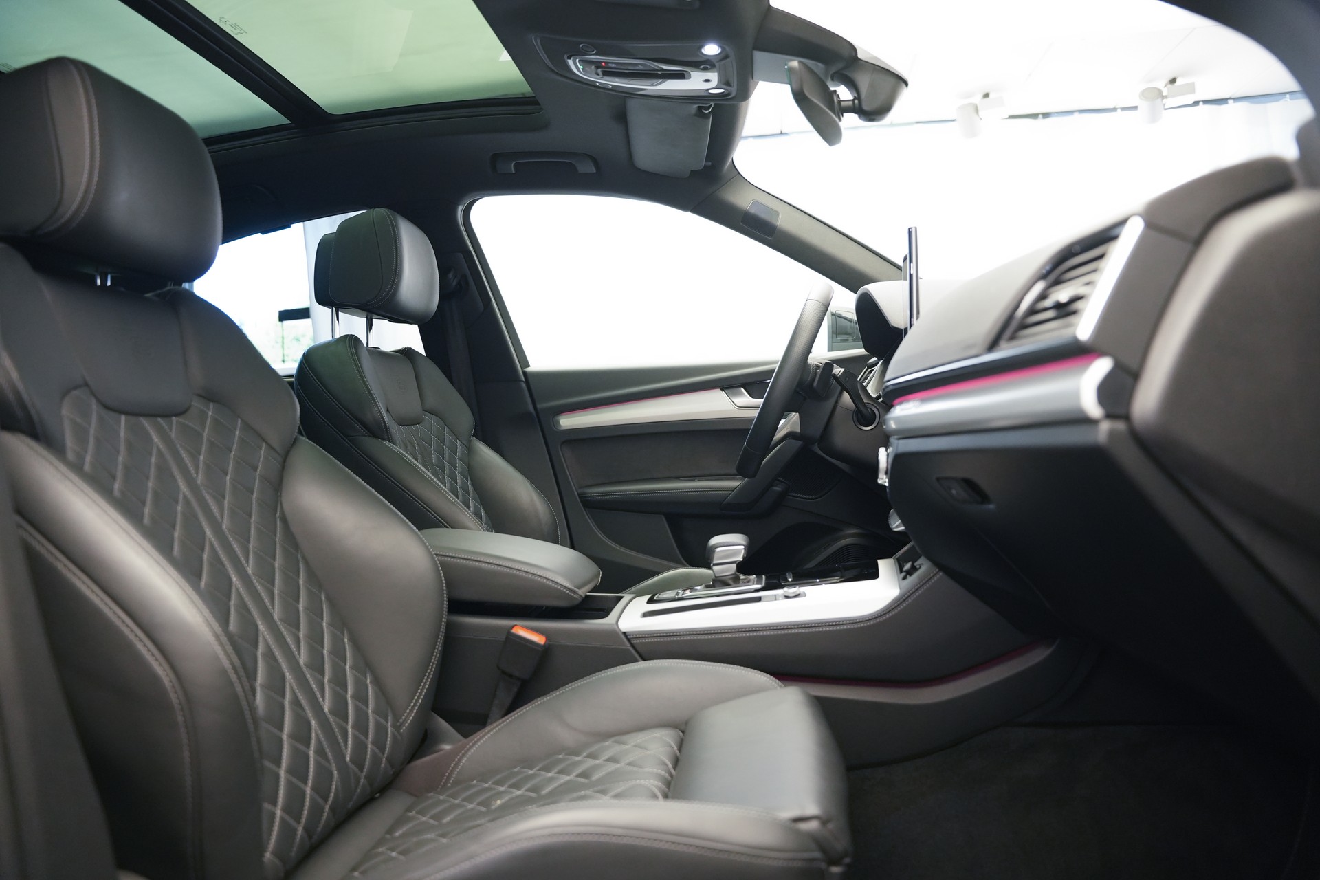 AUDI SQ5 TFSI quattro S-tronic *CH-Fahrzeug* *Panorama* *Luftfahrwerk* *B&O*-image-13