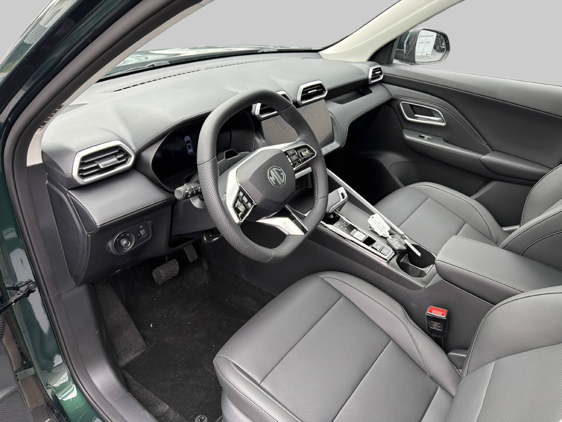 MG ZS 1.5 Hybrid+ Luxury-image-4