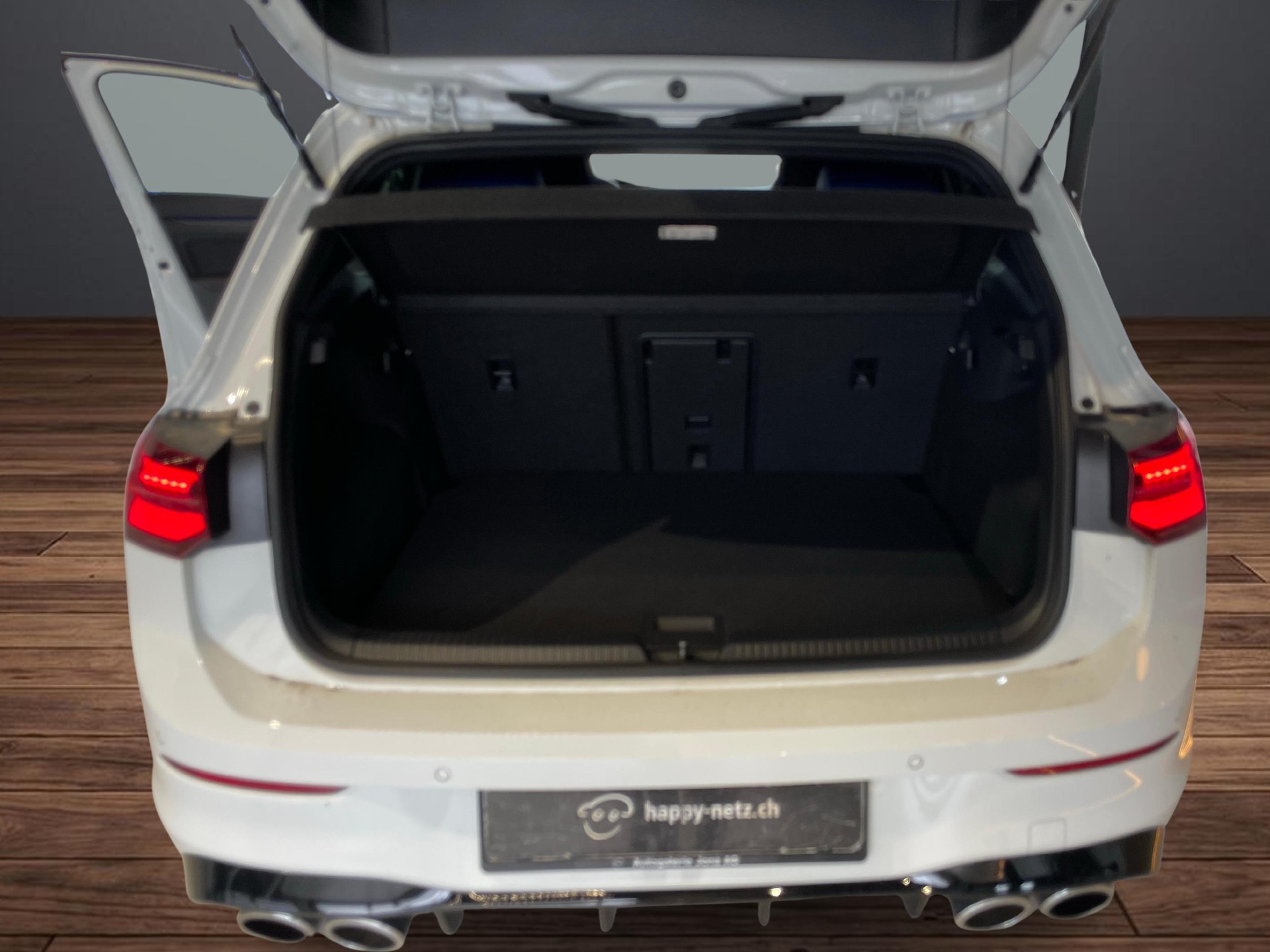 VW Golf VIII 2.0 TSI R Performance DSG 4motion-image-8