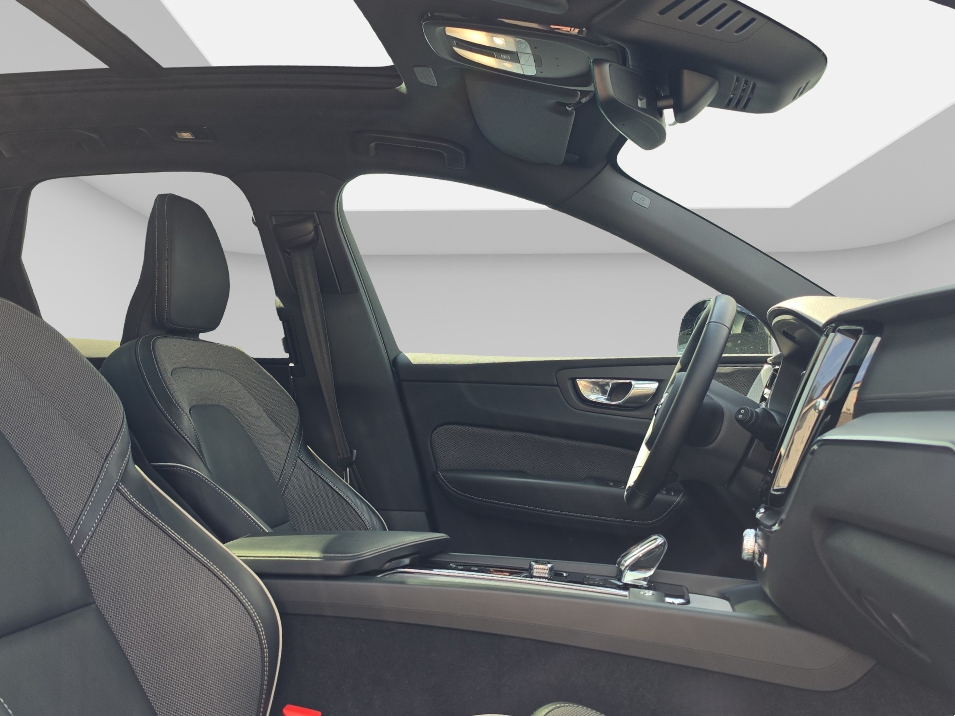 VOLVO XC60 2.0 T8 TE XCENTRIC Black Edition eAWD-image-12