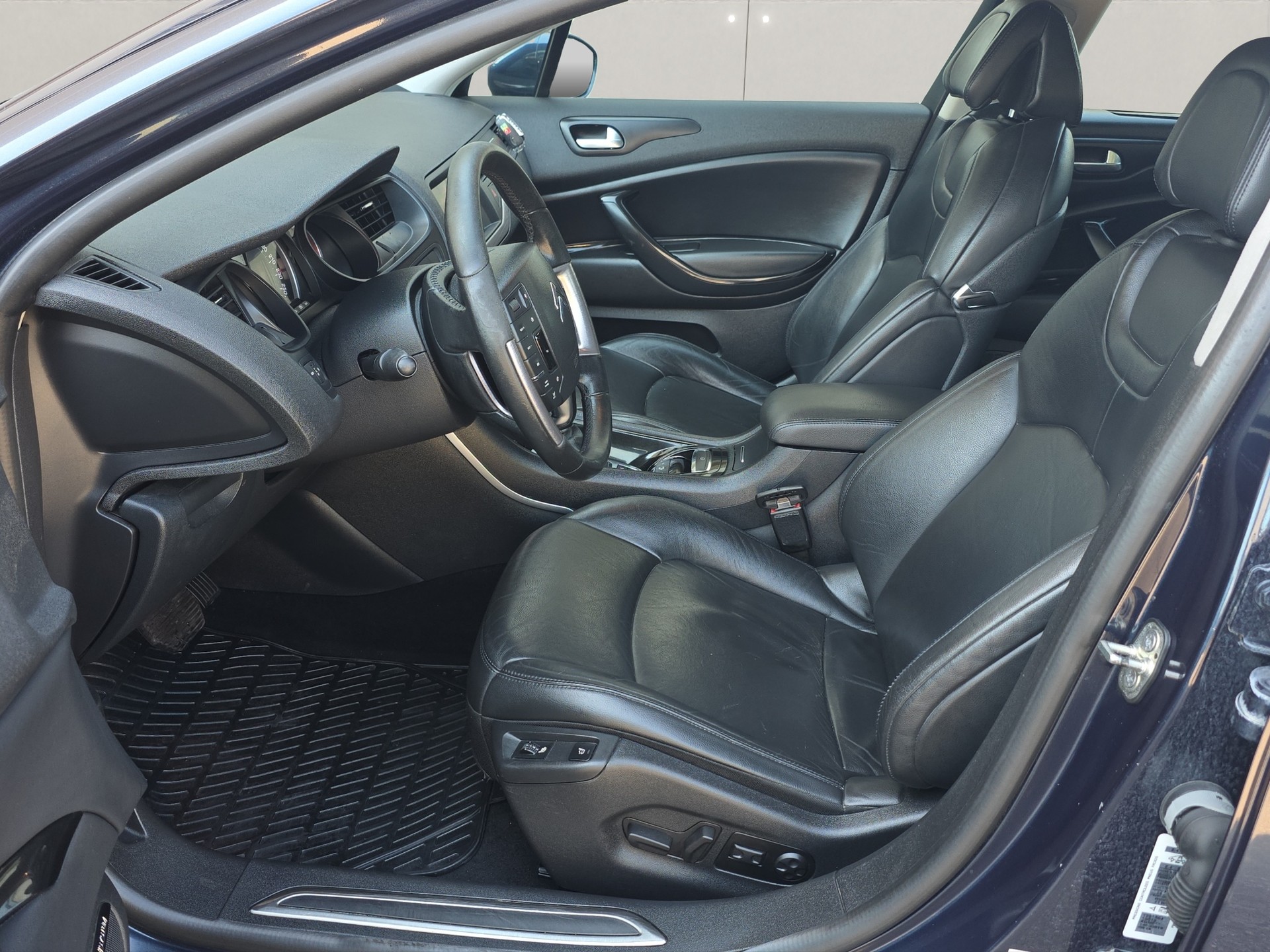 CITROEN C5 Berline 3.0 HDi V6 Exclusive Automatic-image-8