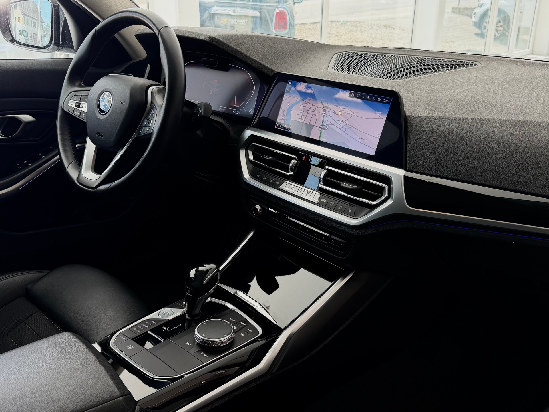 BMW 320d xDrive 48V Touring Sport Line Steptronic**Frisch ab MFK & Service**-image-21