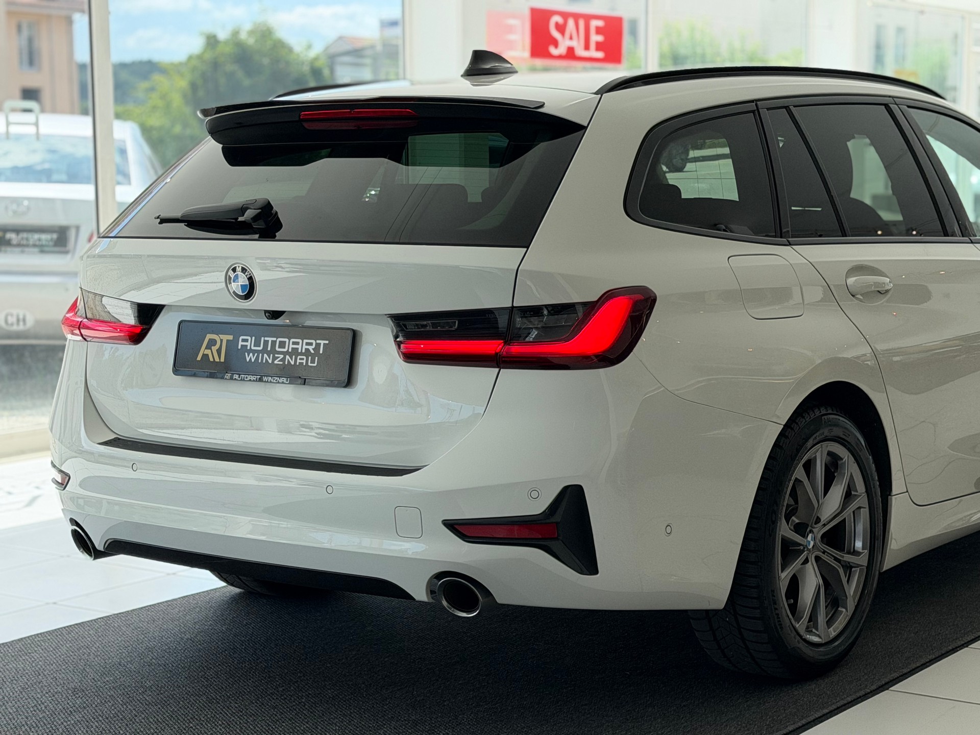 BMW 320d xDrive 48V Touring Sport Line Steptronic**Frisch ab MFK & Service**-image-7