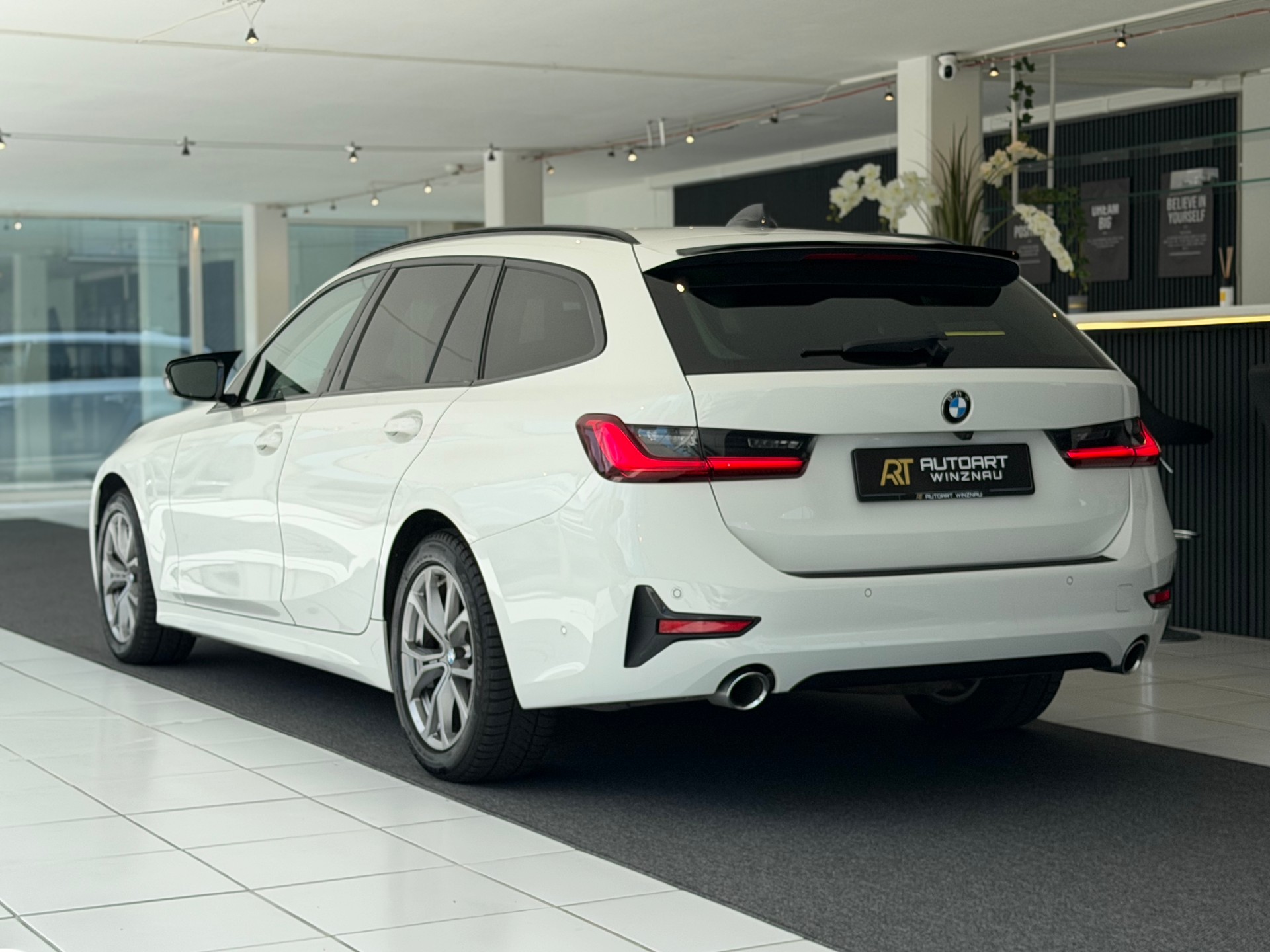 BMW 320d xDrive 48V Touring Sport Line Steptronic**Frisch ab MFK & Service**-image-8