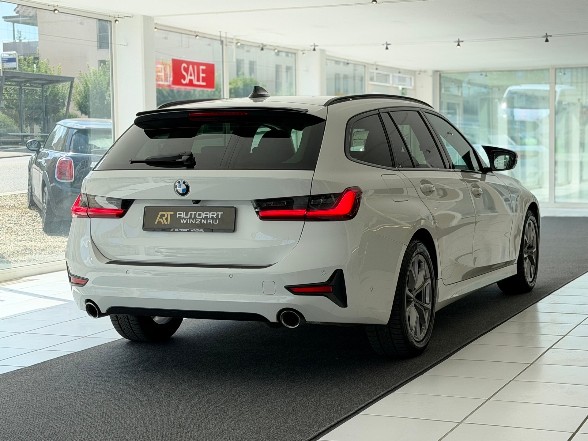 BMW 320d xDrive 48V Touring Sport Line Steptronic**Frisch ab MFK & Service**-image-6