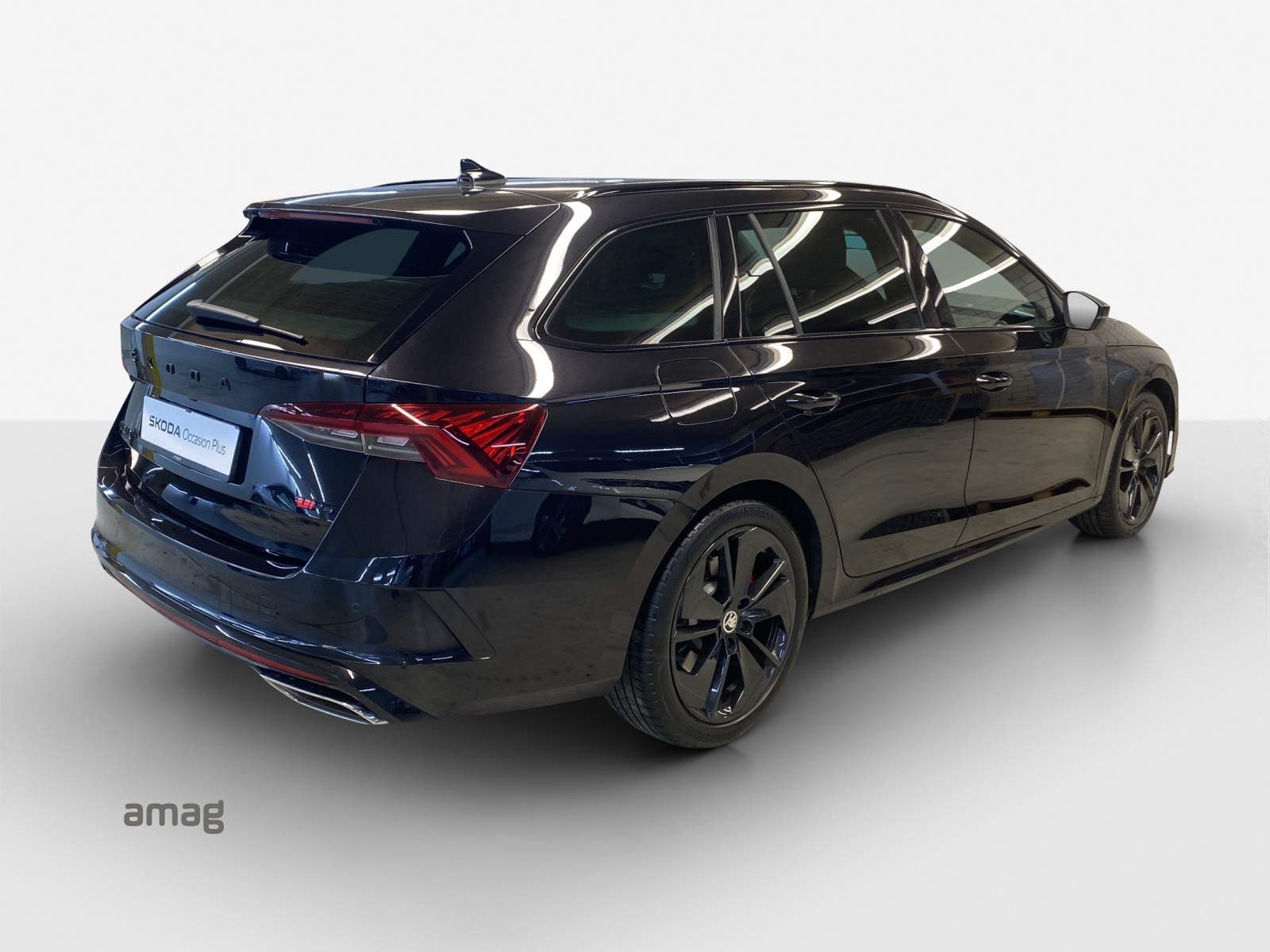 SKODA Octavia Combi 2.0 TSI DSG RS-image-4
