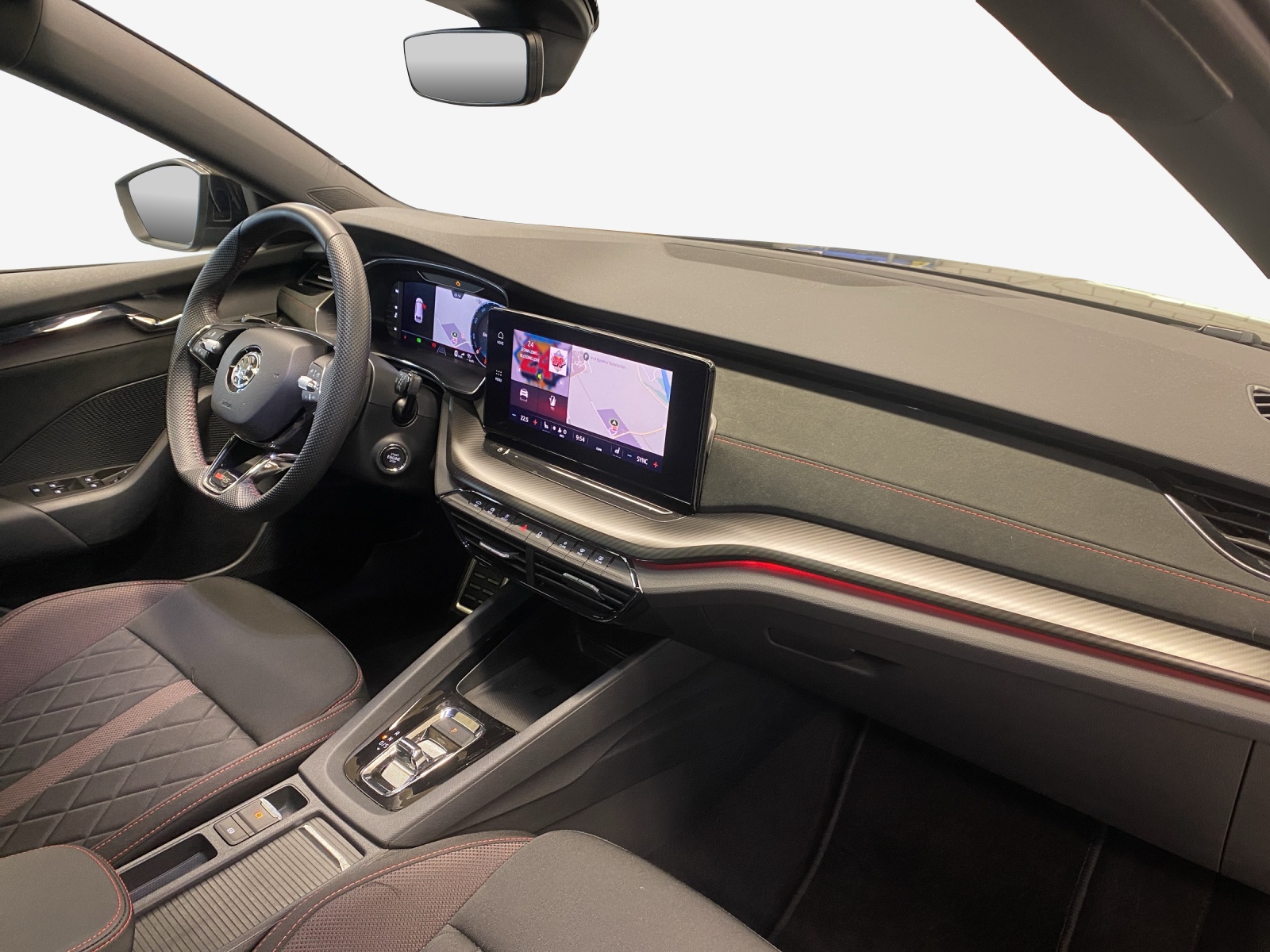 SKODA Octavia Combi 2.0 TSI DSG RS-image-14
