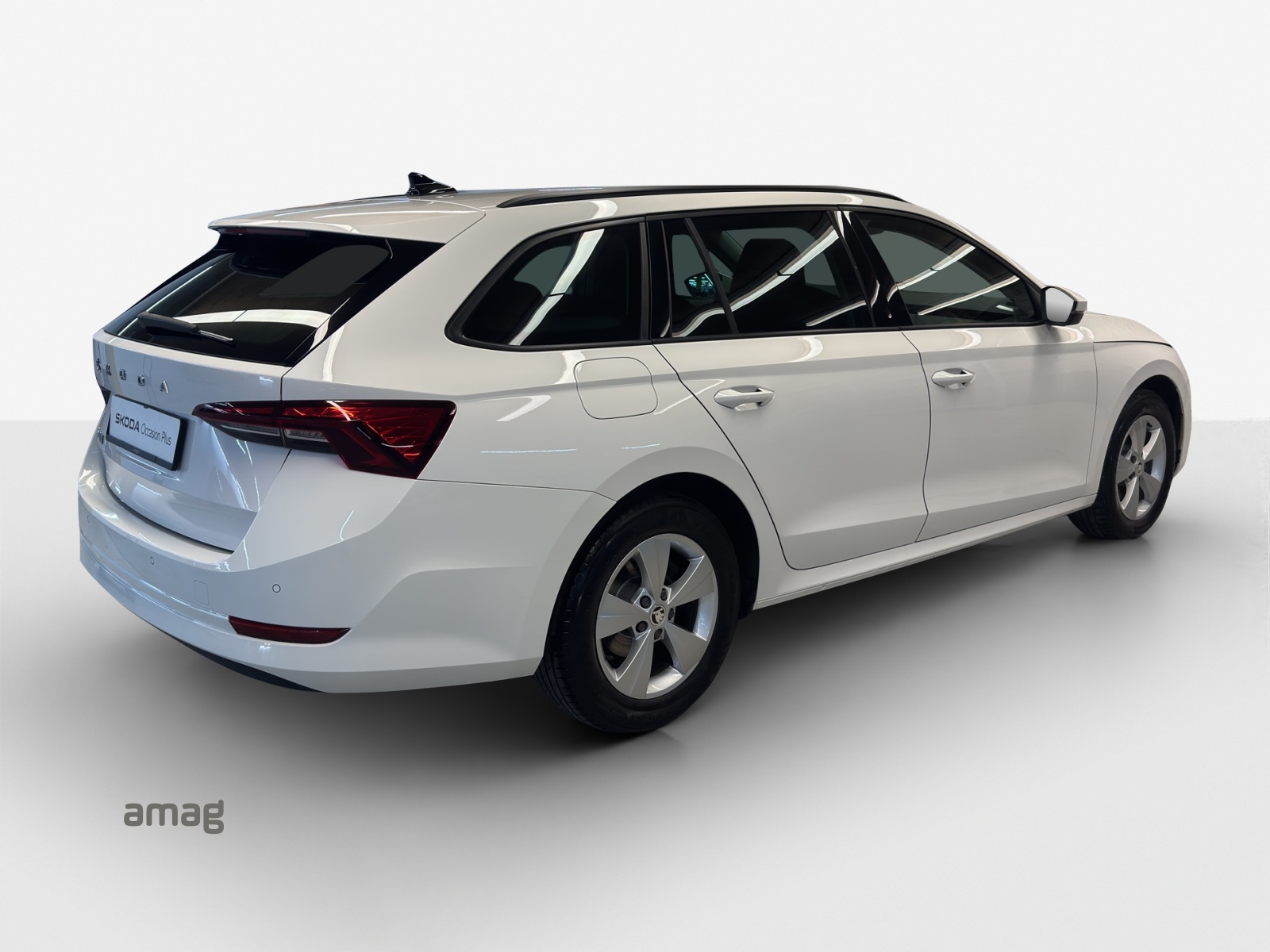 SKODA Octavia Combi 2.0 TDI DSG Ambition-image-4