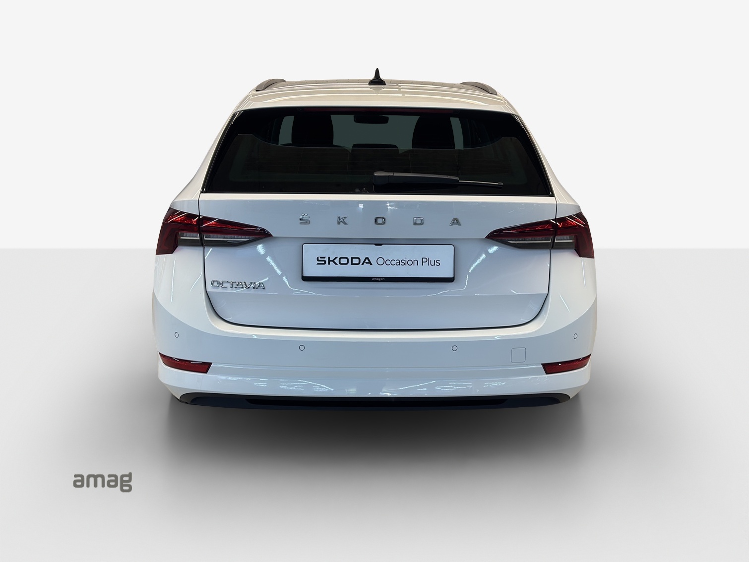 SKODA Octavia Combi 2.0 TDI DSG Ambition-image-3
