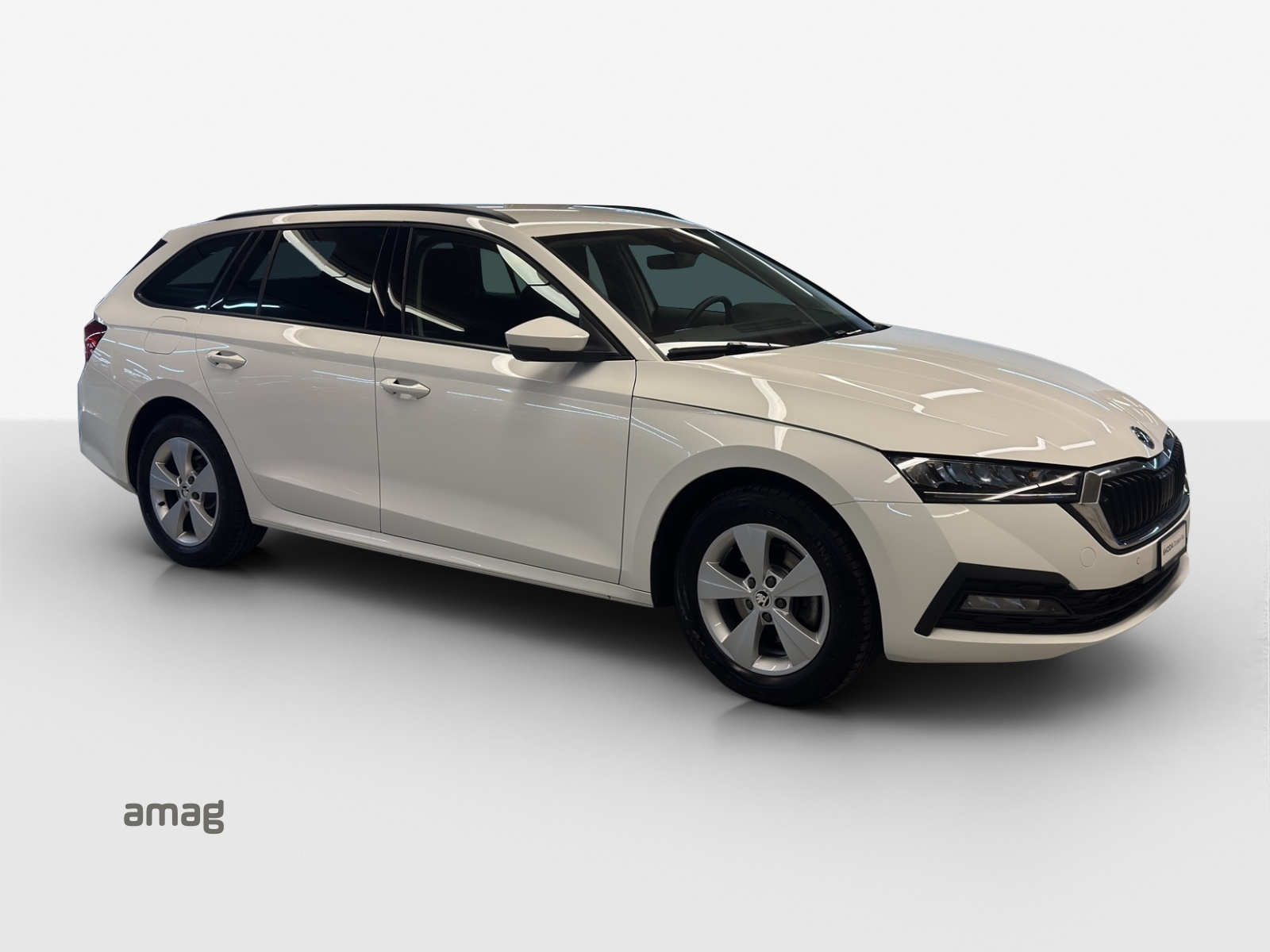 SKODA Octavia Combi 2.0 TDI DSG Ambition-image-5