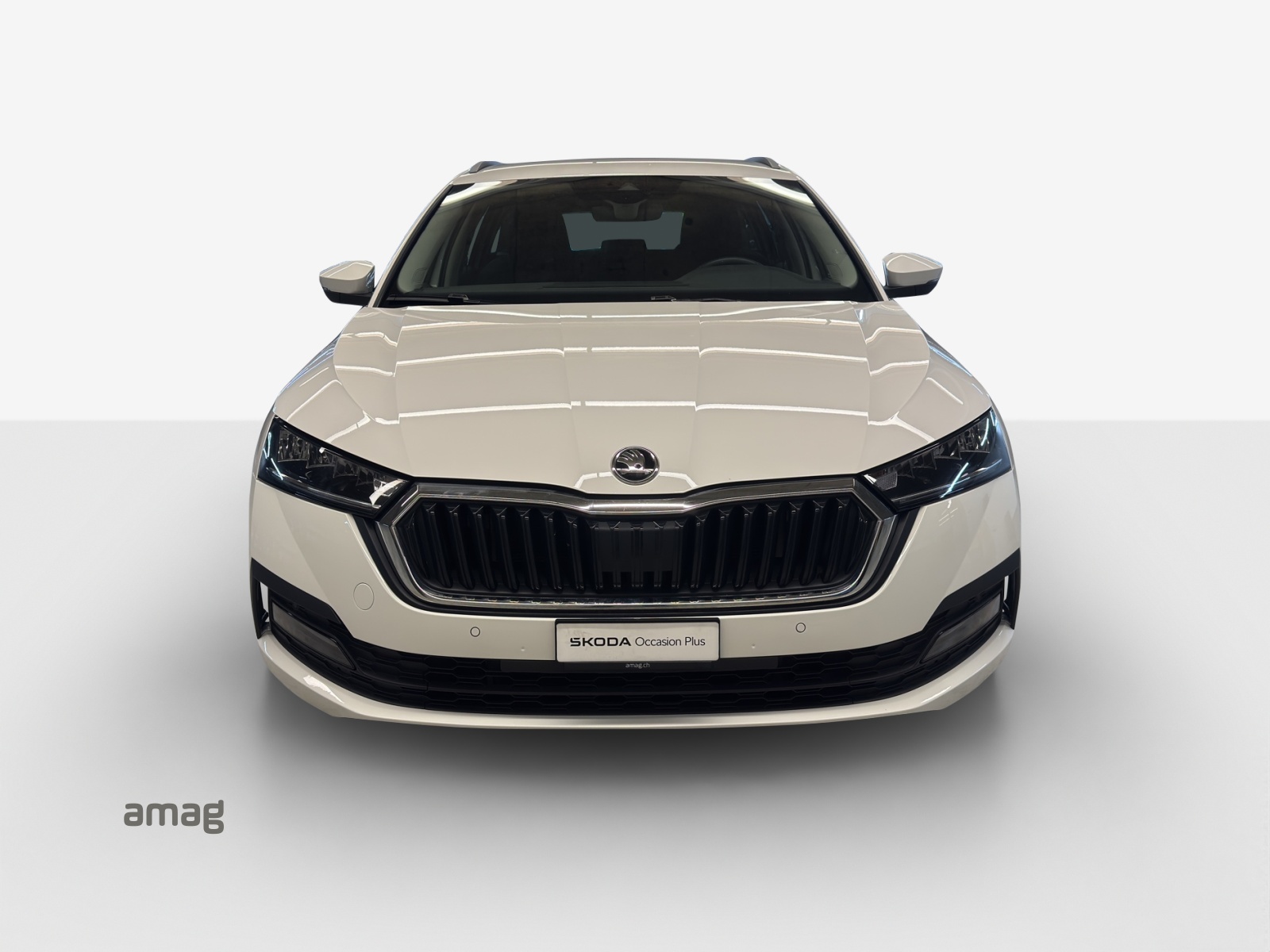 SKODA Octavia Combi 2.0 TDI DSG Ambition-image-6