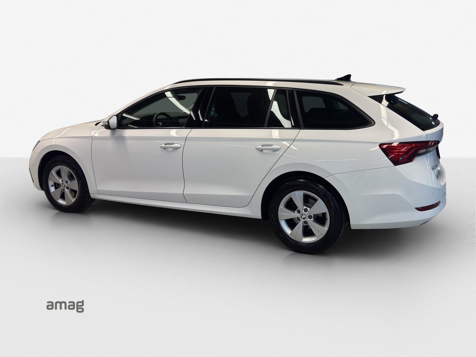 SKODA Octavia Combi 2.0 TDI DSG Ambition-image-2
