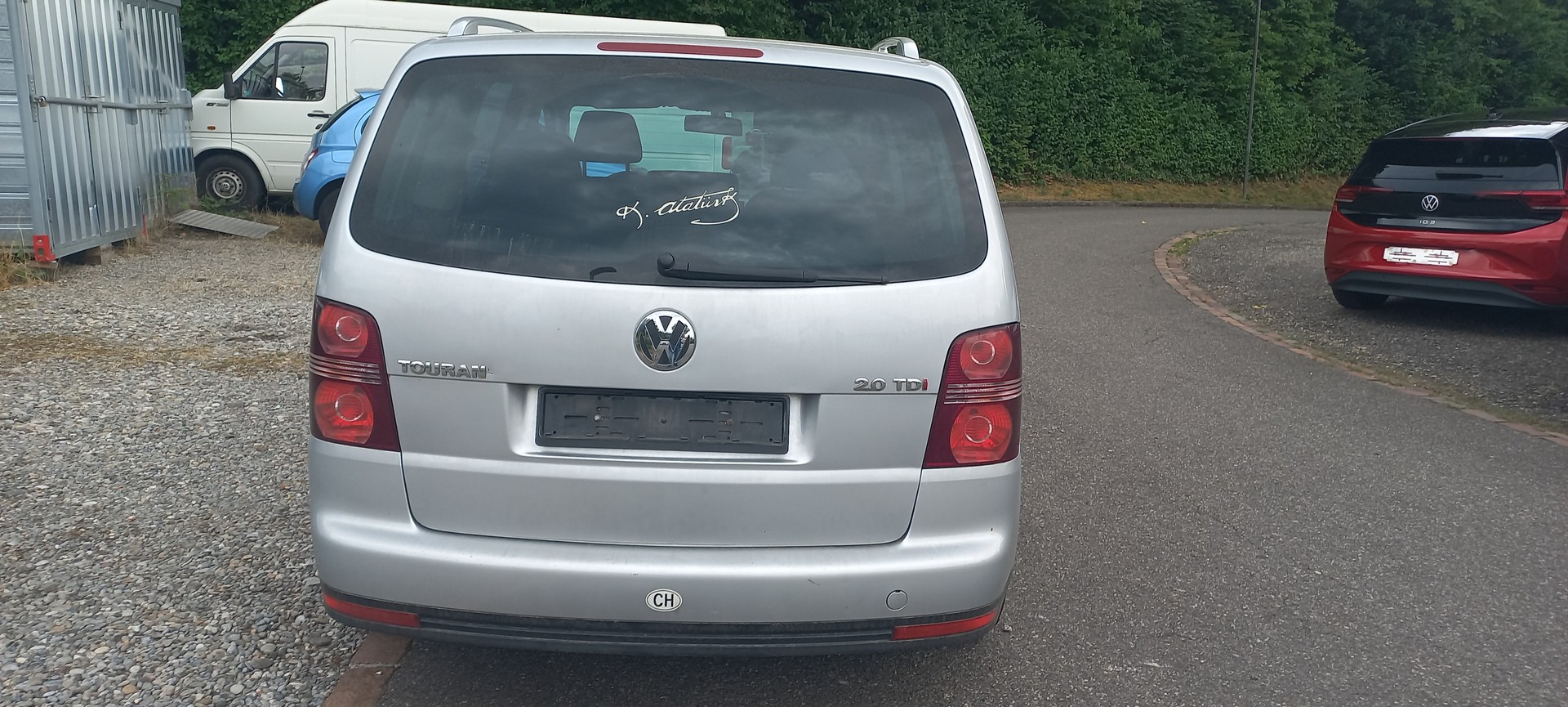 VW Touran 2.0 TDI Highline-image-2