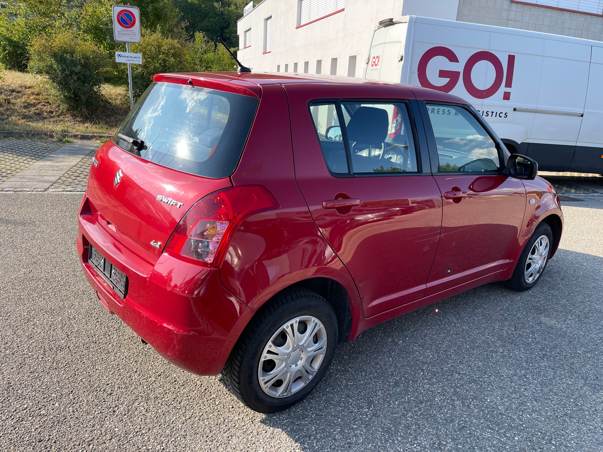 SUZUKI Swift 1.3i 16V GL Top 4x4 ** Frisch Ab MFK: 28.08.2026 ** **-image-5